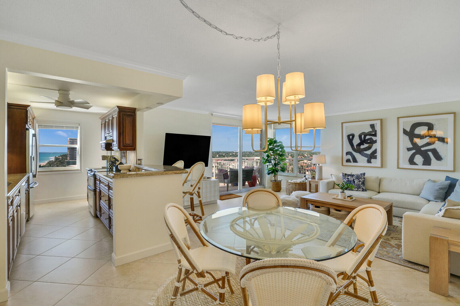 1051 Hillsboro Mile 902e