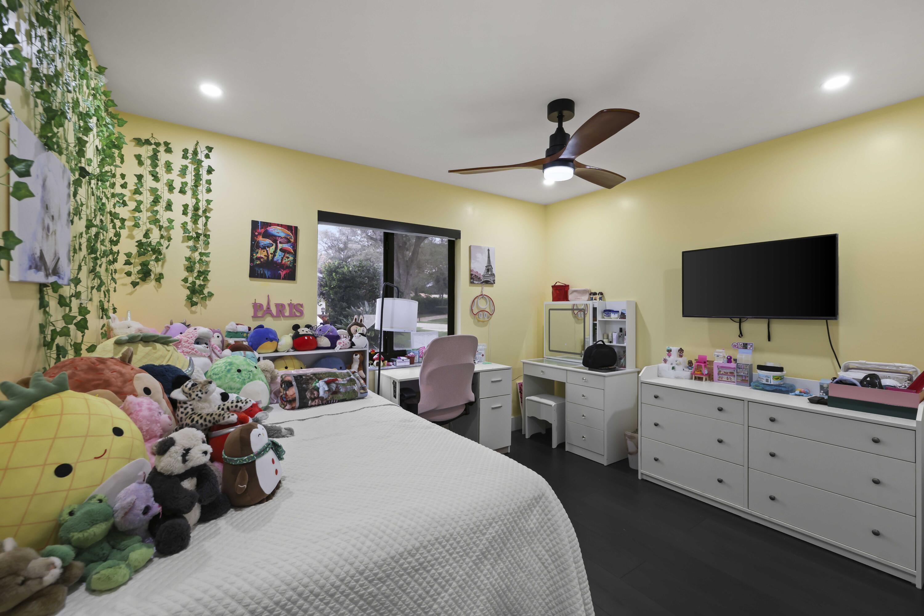2708 NW 26th Circle