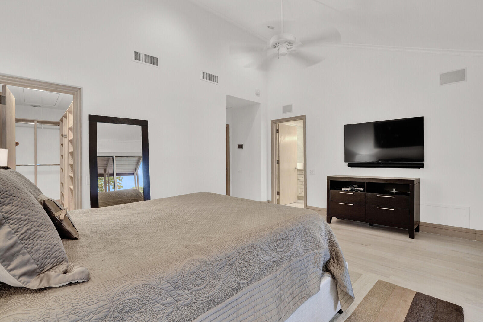 2717 N Ocean Boulevard 2