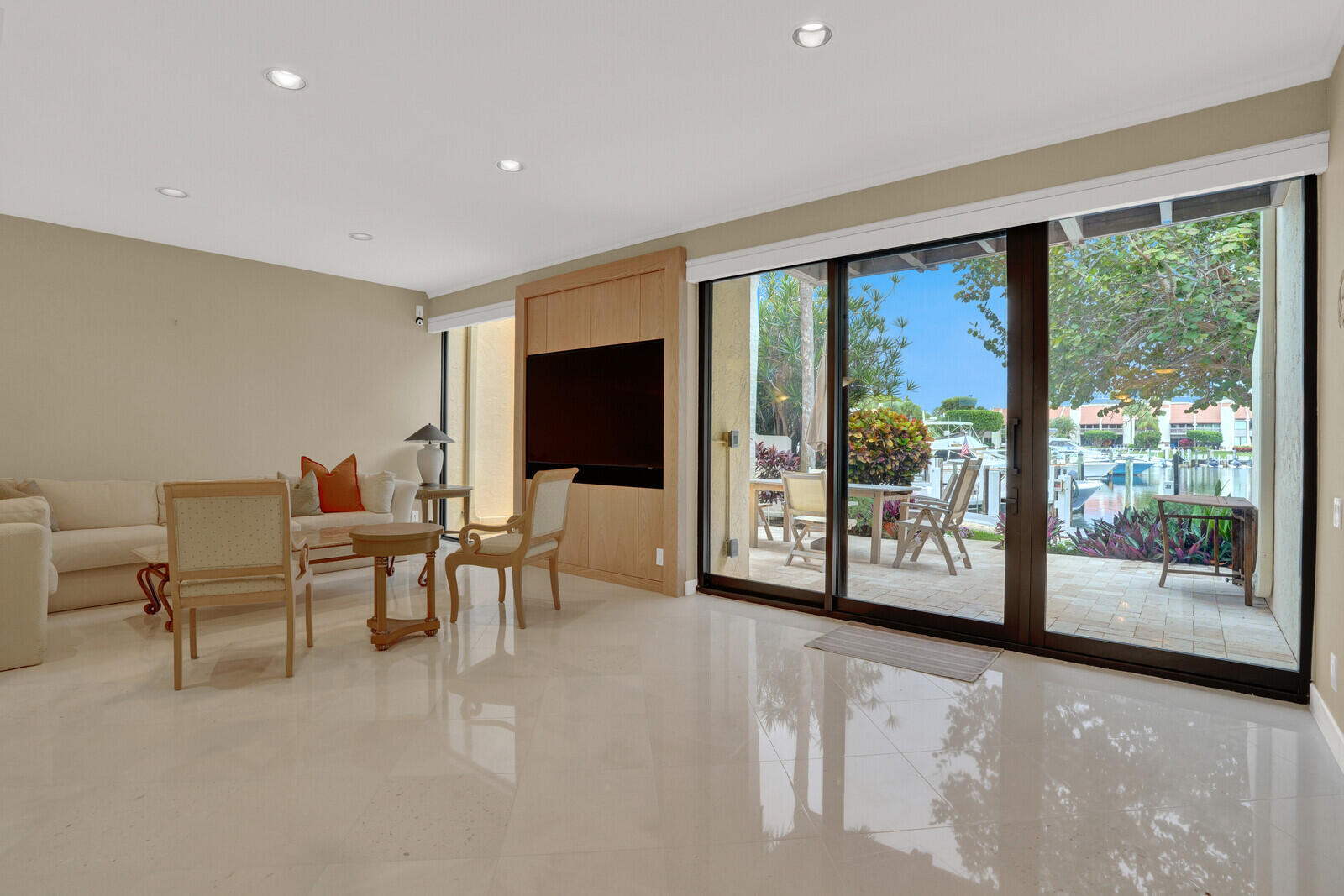 2717 N Ocean Boulevard 2