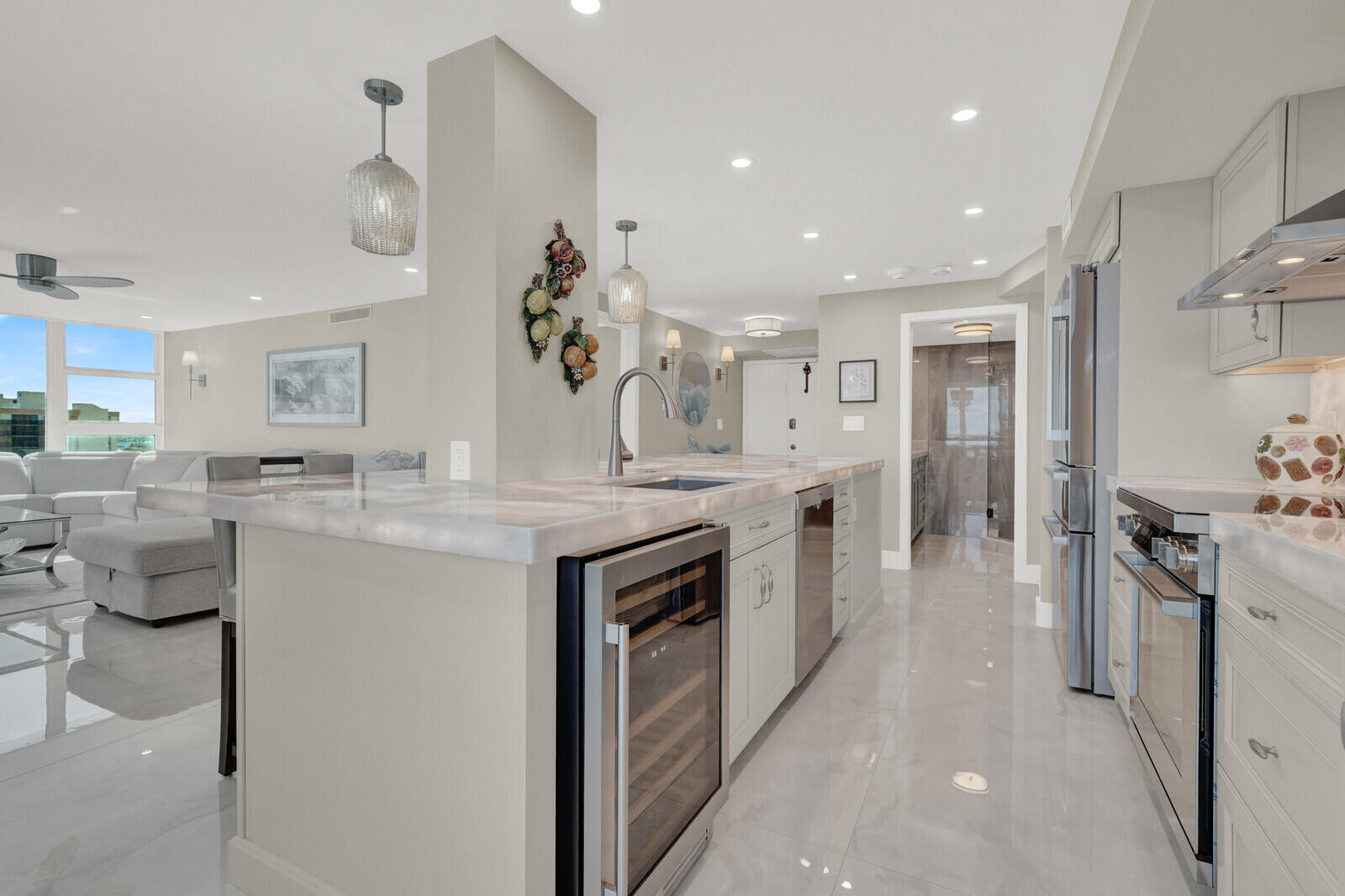 1620 S Ocean Boulevard Ph 16p, Lauderdale-By-The-Sea Unit: Ph 16p