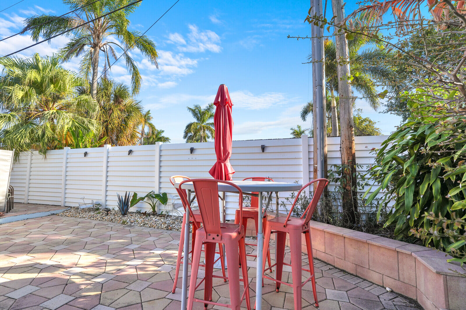 733 SE 10th Avenue