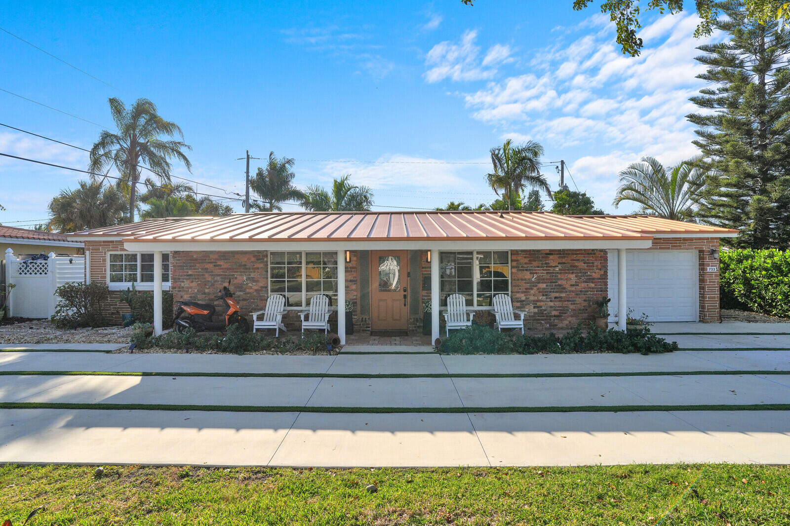 733 SE 10th Avenue