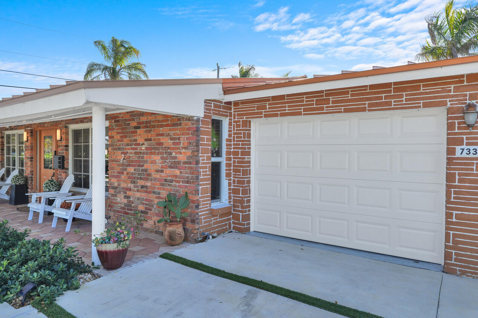 733 SE 10th Avenue