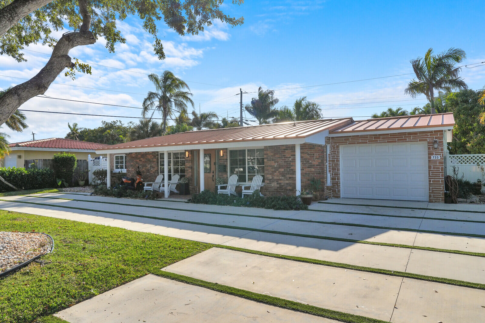 733 SE 10th Avenue