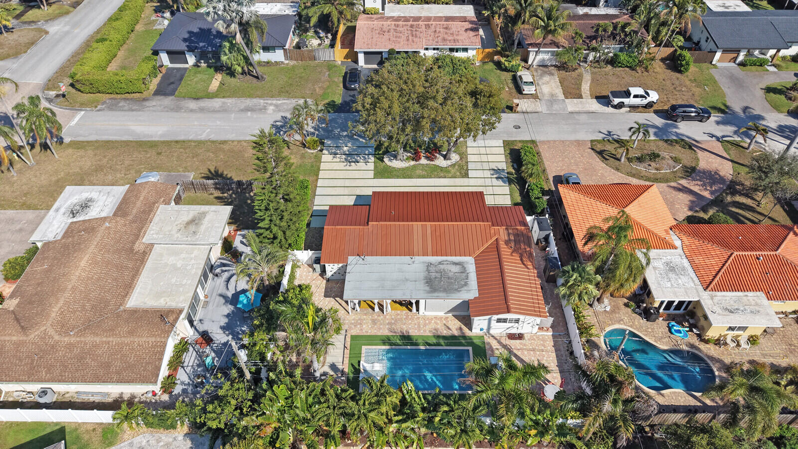 733 SE 10th Avenue