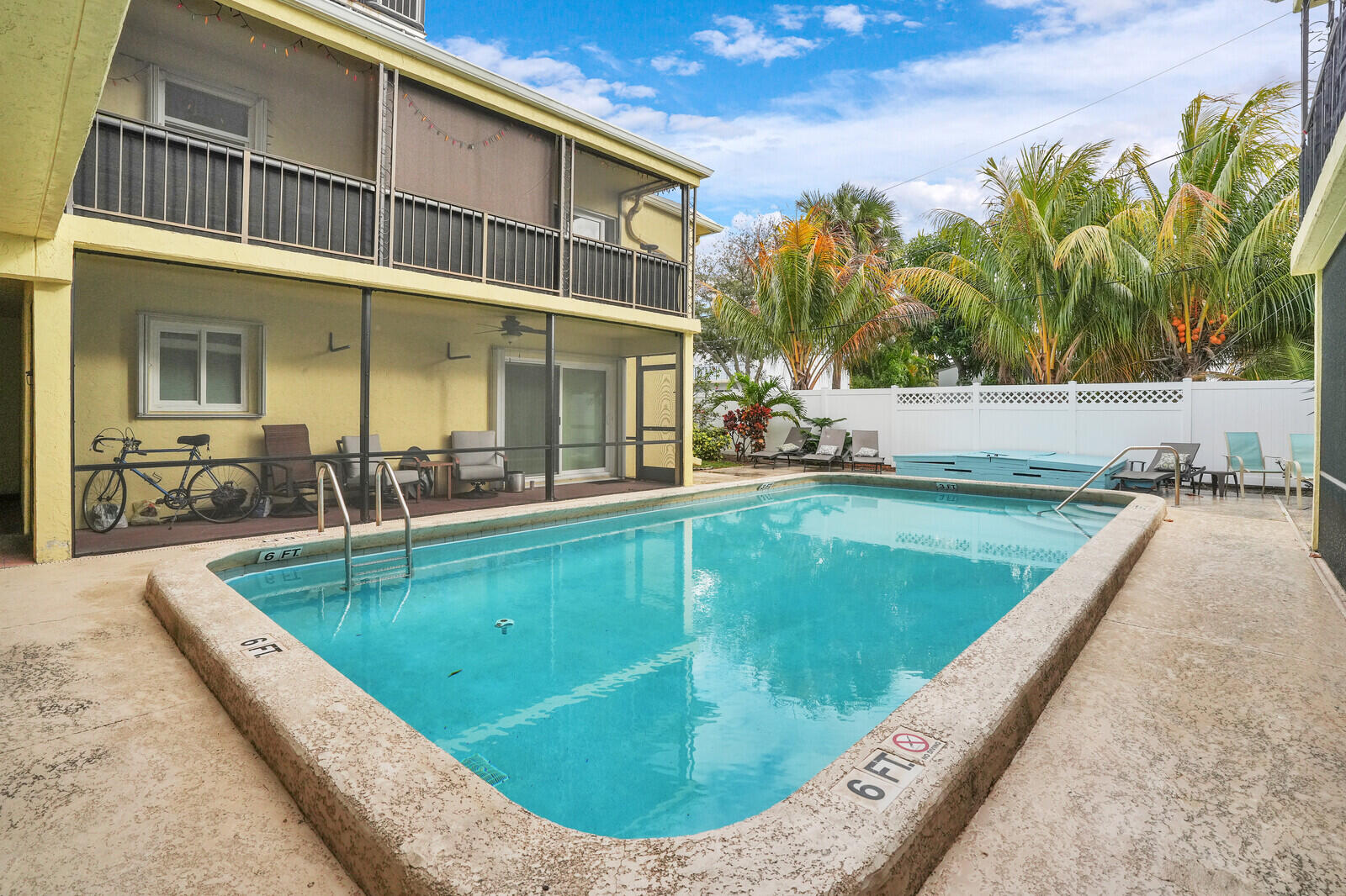 1962 NE 6th Street 4a