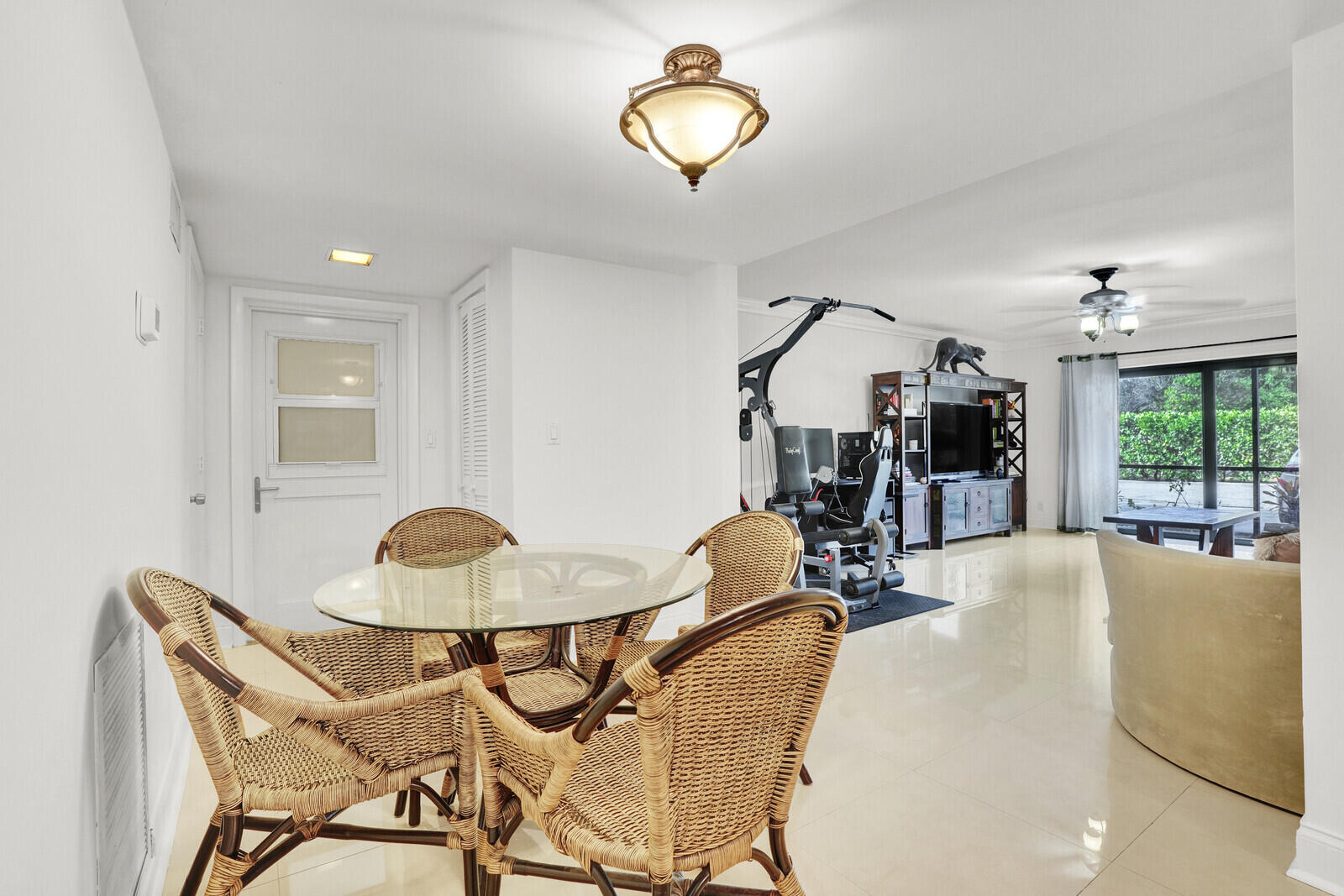 1962 NE 6th Street 4a