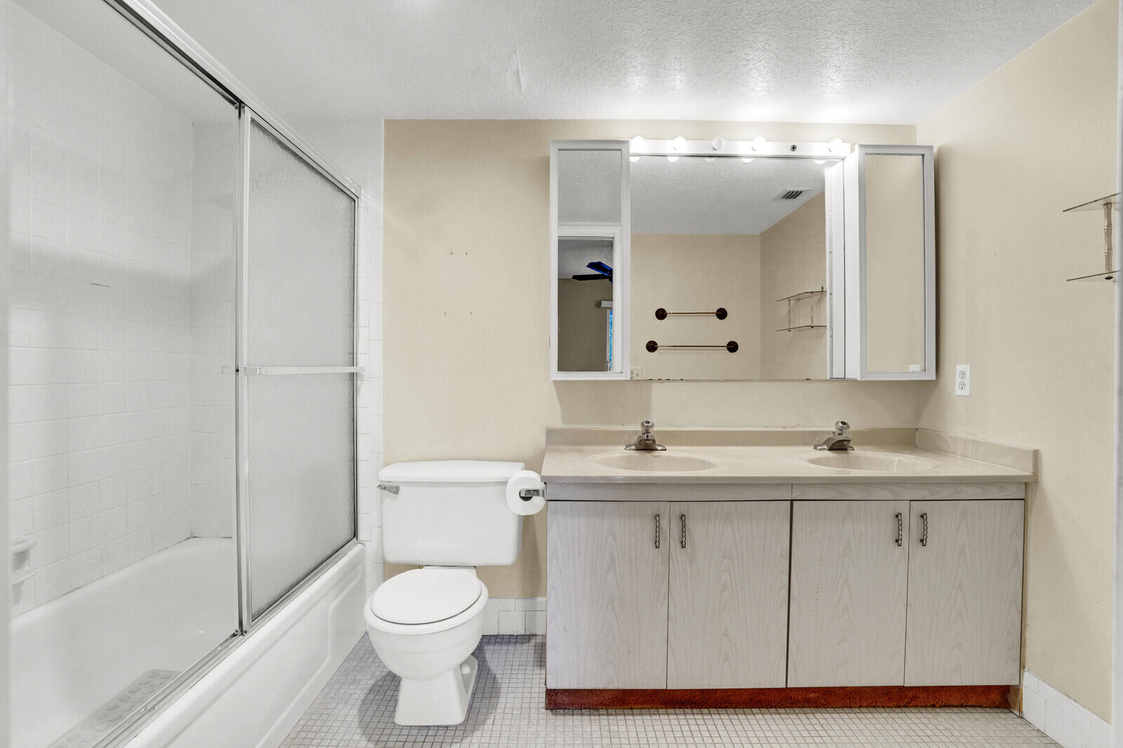 2102 Lucaya Bend F2, Coconut Creek Unit: F2