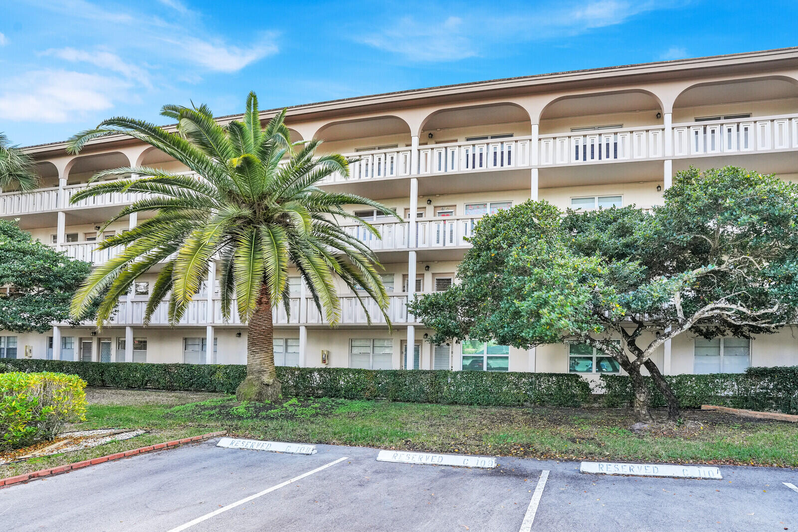 2102 Lucaya Bend F2, Coconut Creek Unit: F2