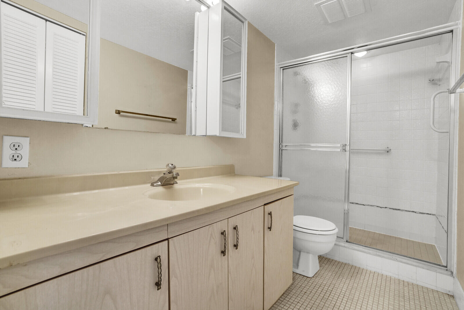 2102 Lucaya Bend F2, Coconut Creek Unit: F2