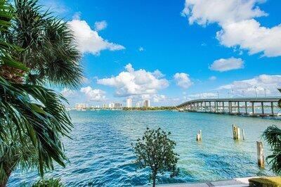 2650 Lake Shore Drive 1401