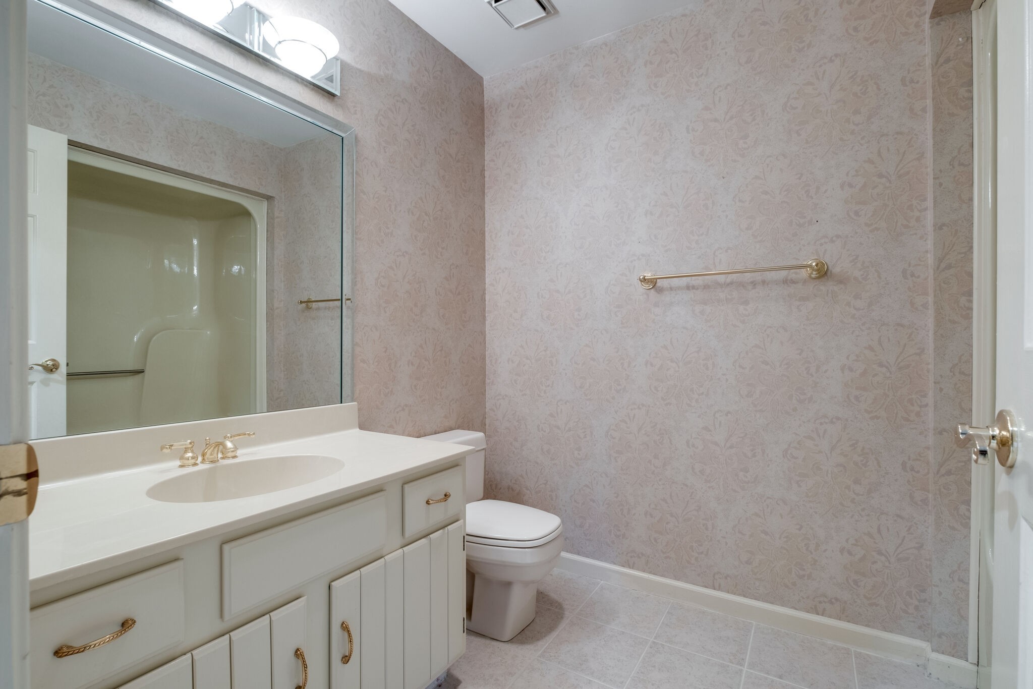 242 Hearthstone Manor Ln