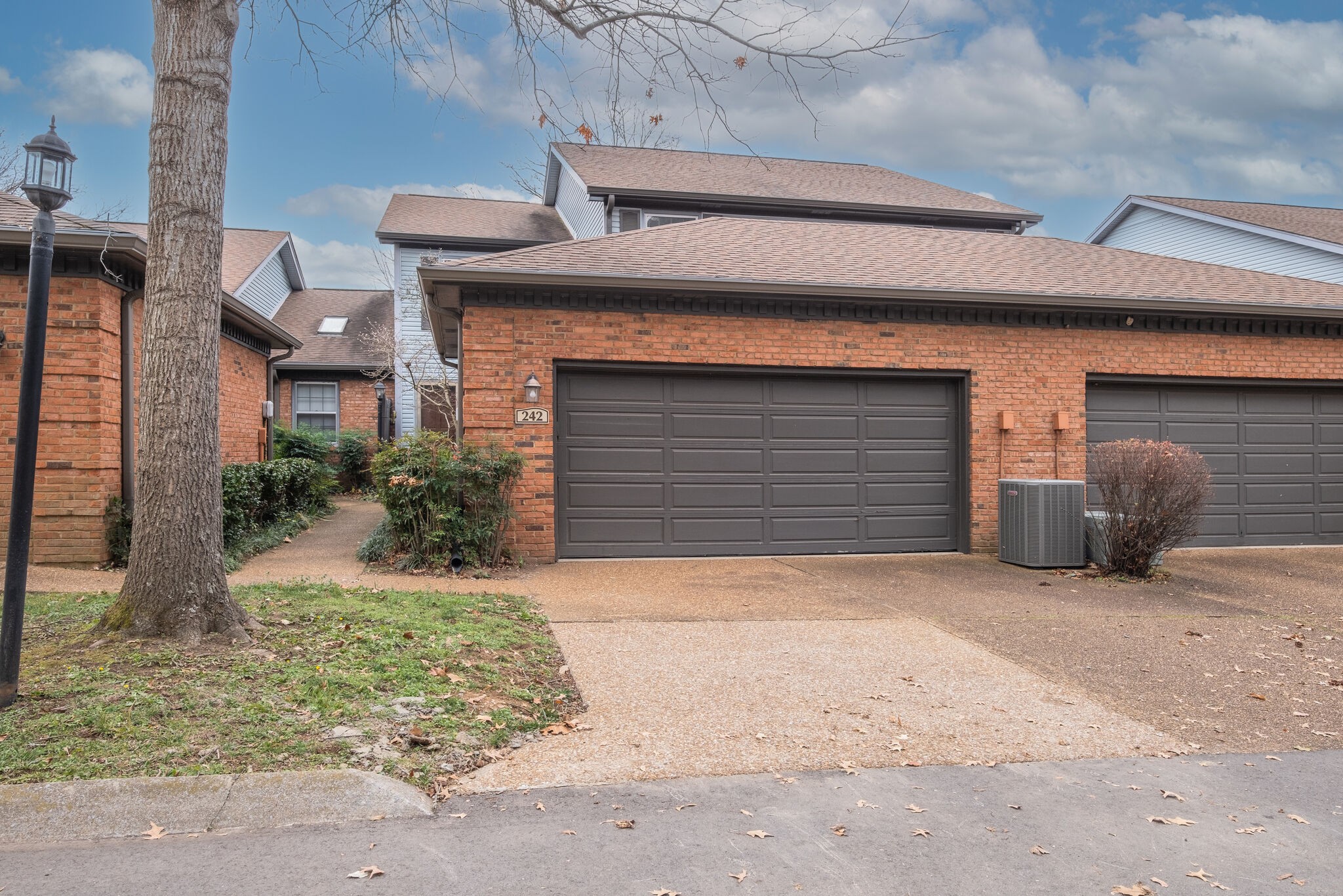 242 Hearthstone Manor Ln