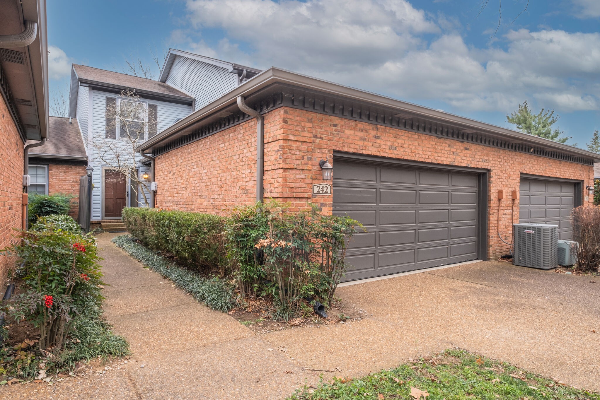 242 Hearthstone Manor Ln