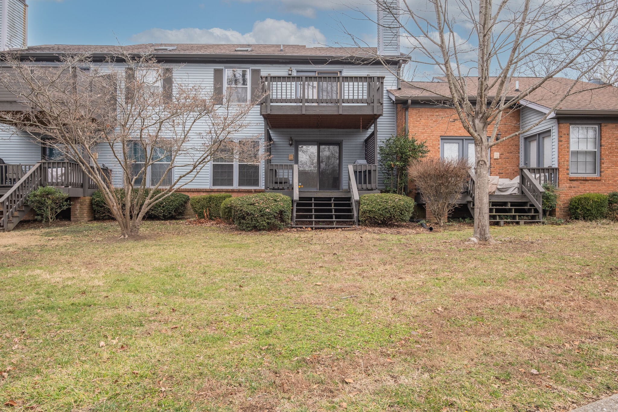 242 Hearthstone Manor Ln