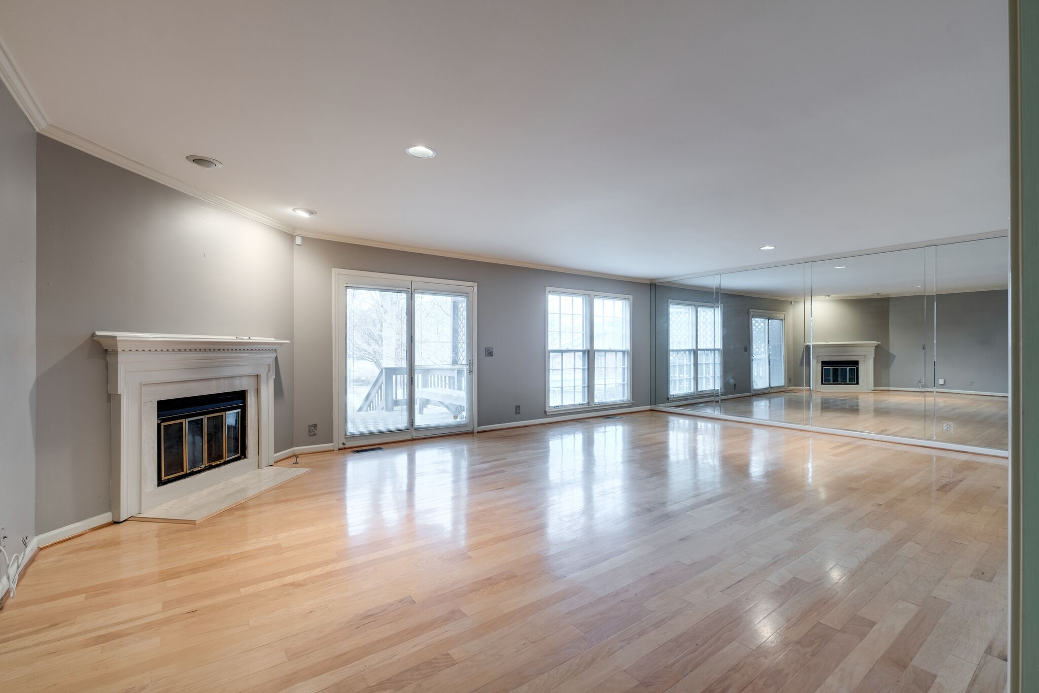 242 Hearthstone Manor Ln