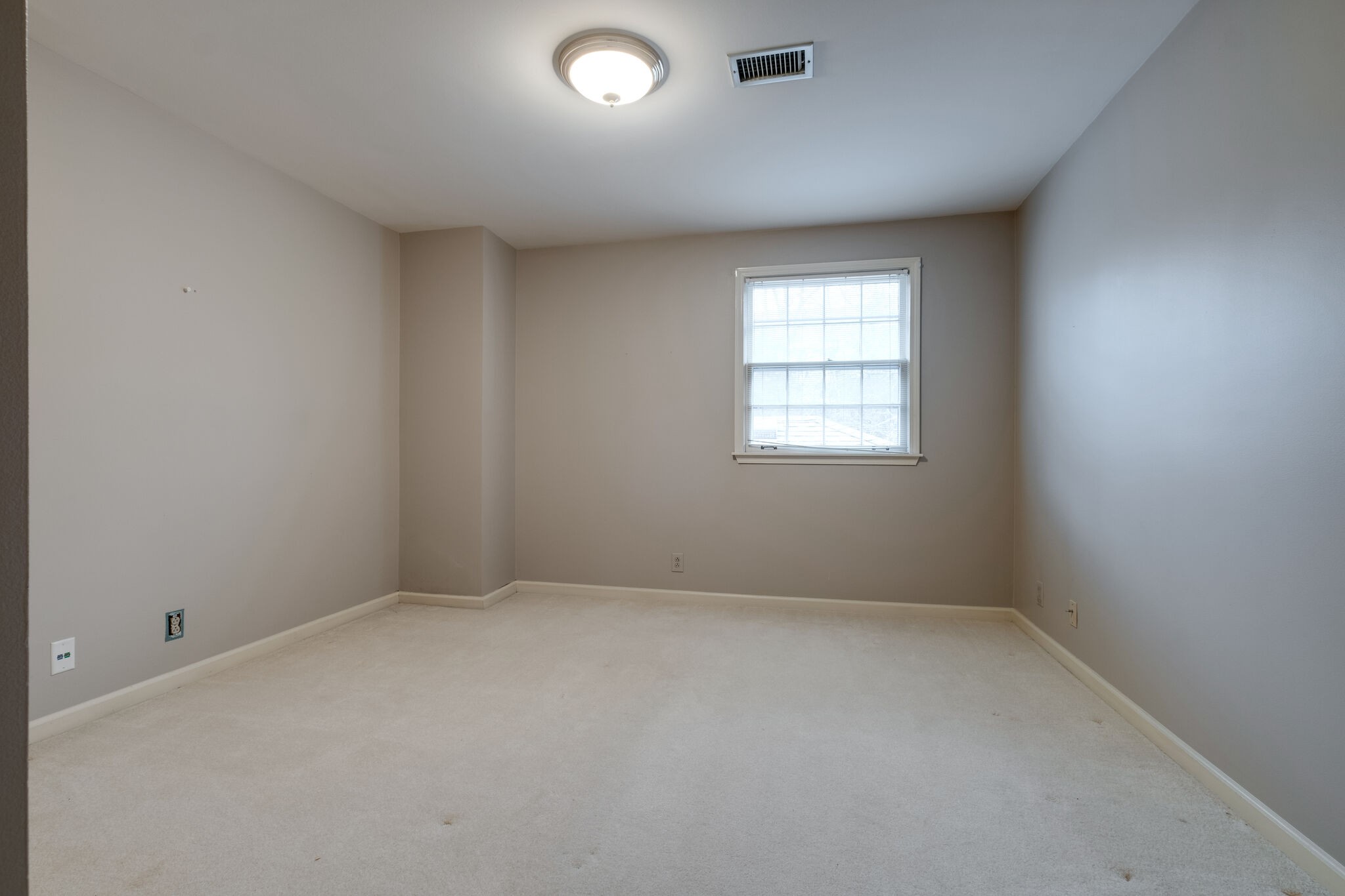 242 Hearthstone Manor Ln