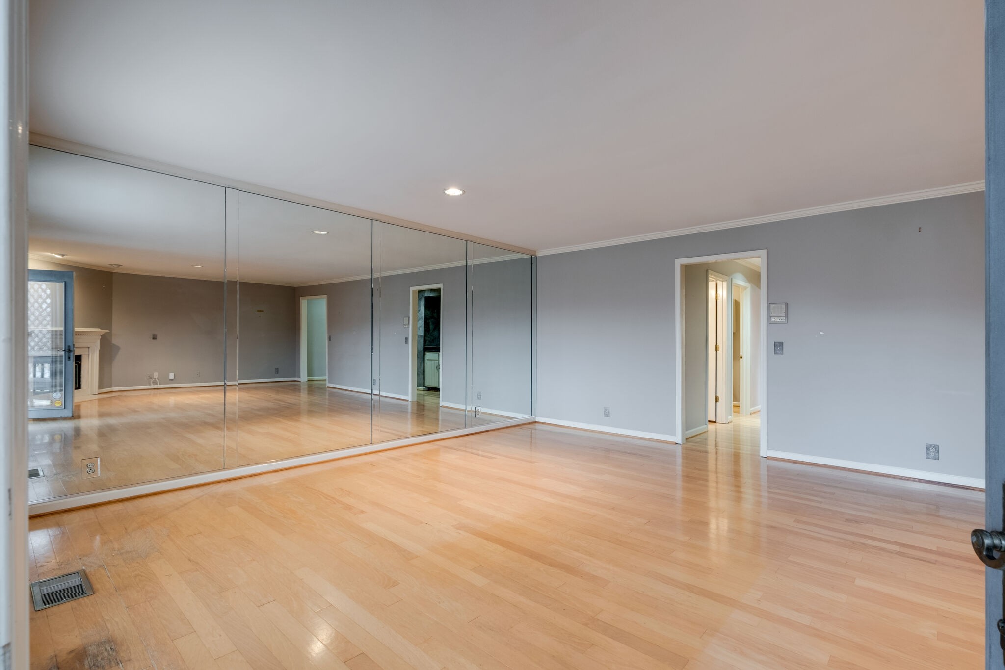 242 Hearthstone Manor Ln