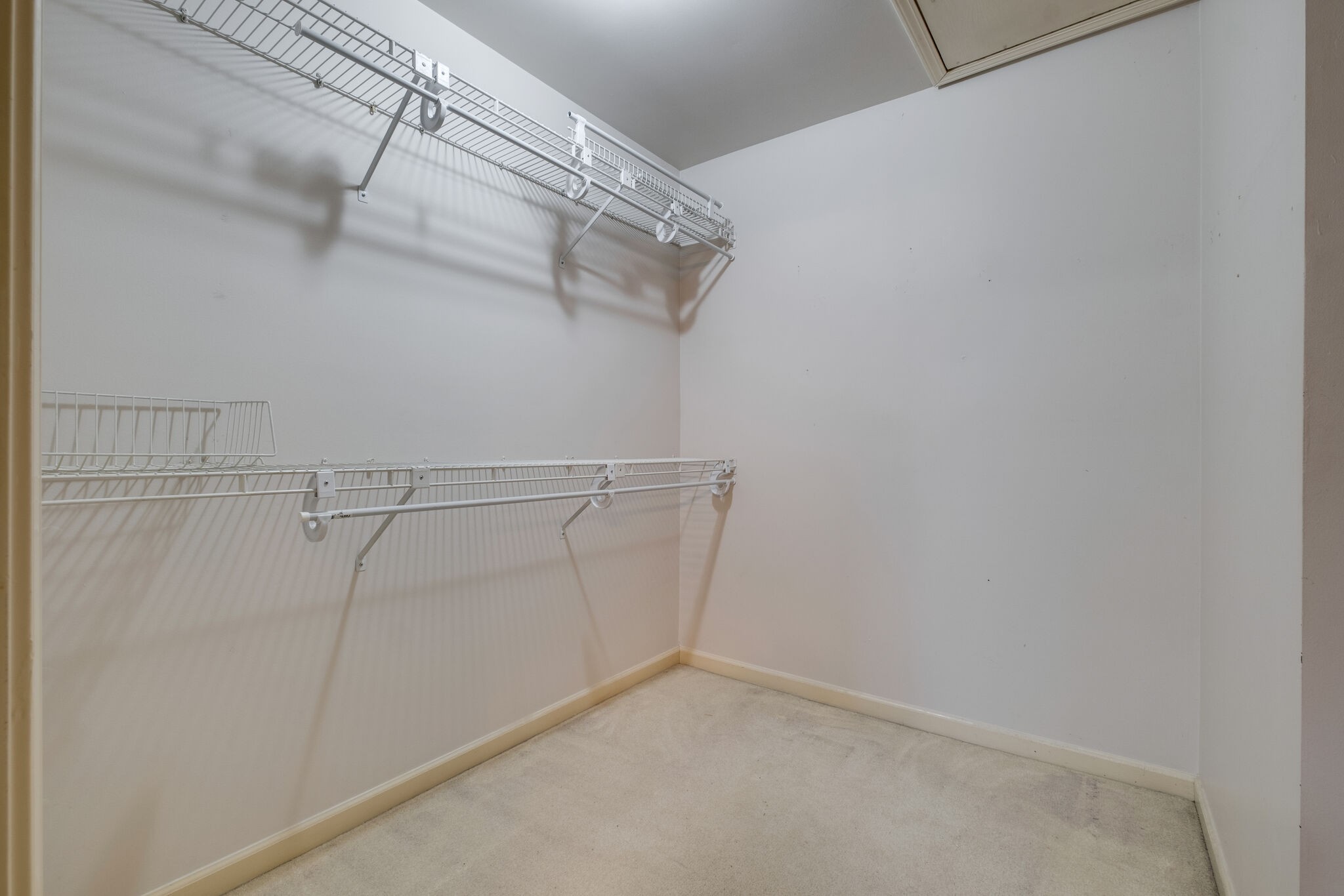 242 Hearthstone Manor Ln