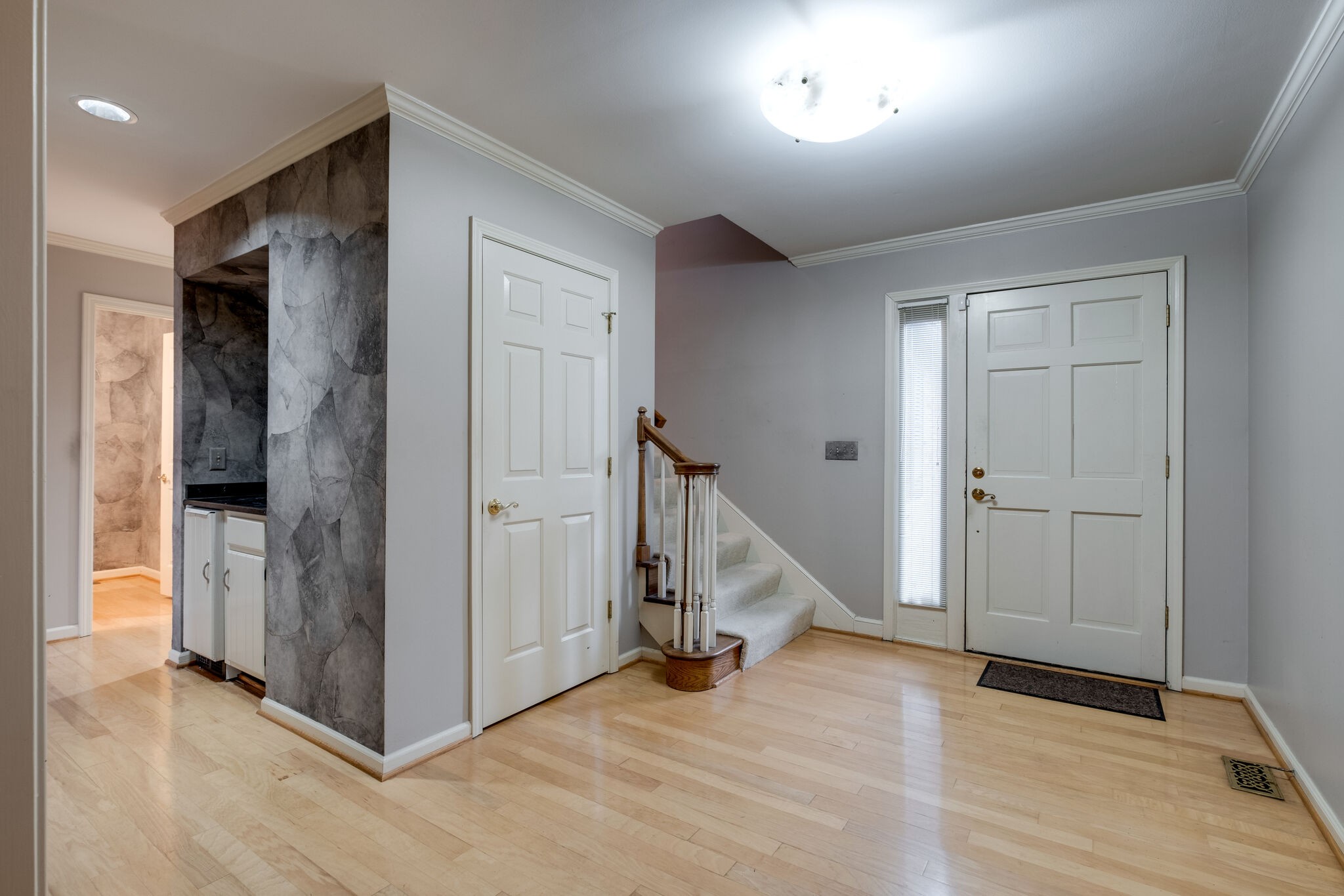 242 Hearthstone Manor Ln