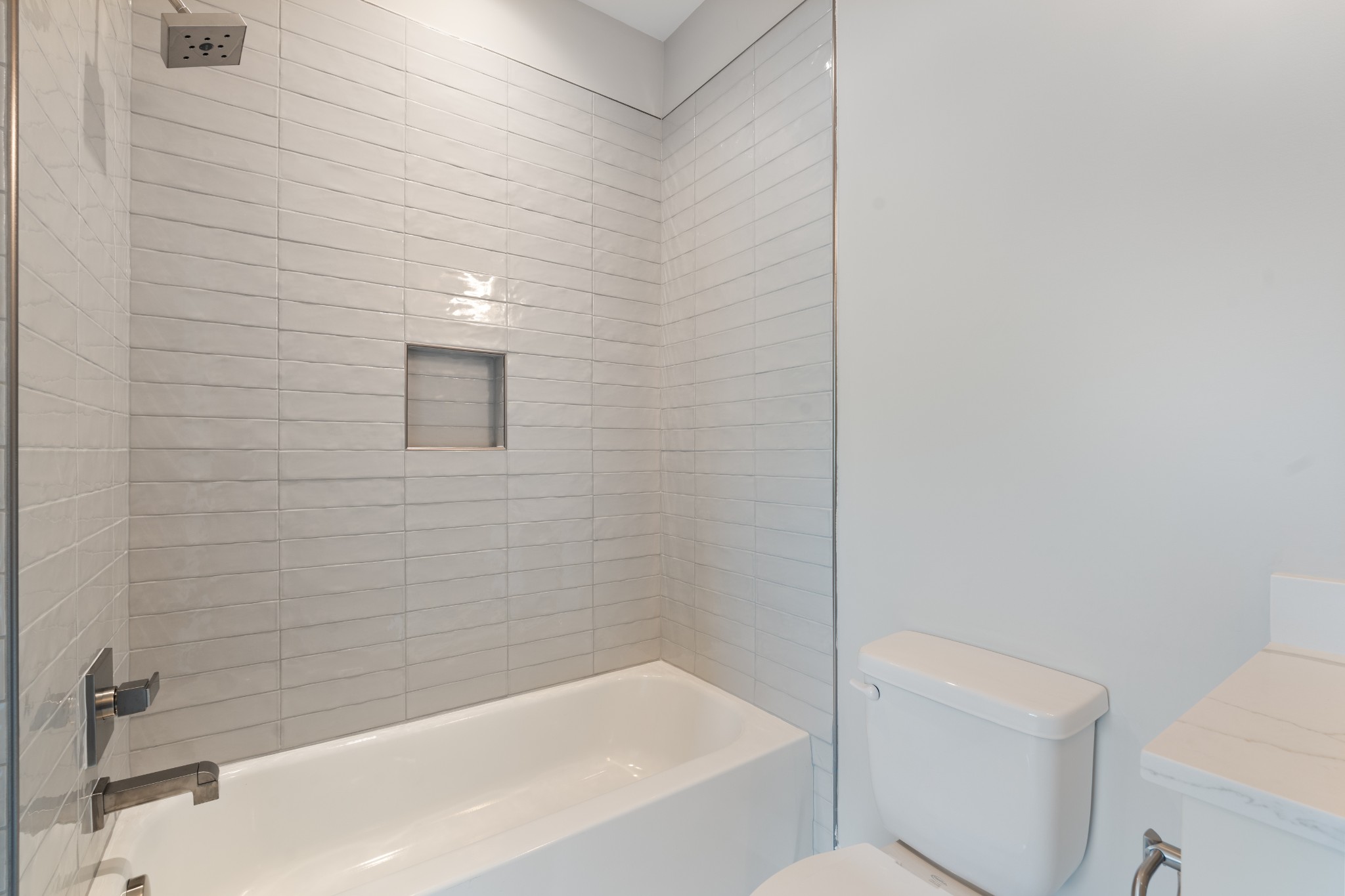 496 W Trinity Ln Unit: 500