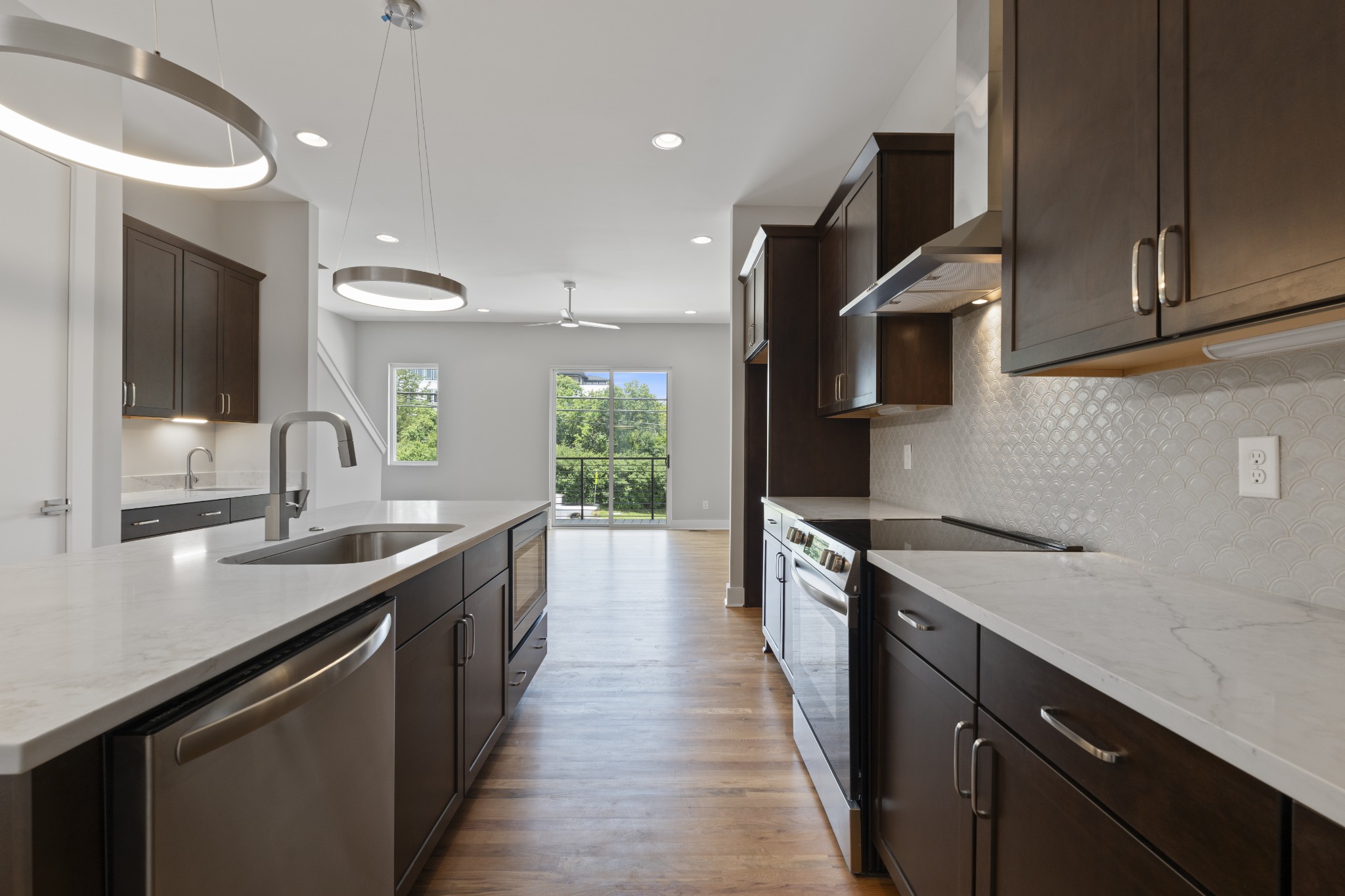 496 W Trinity Ln Unit: 500