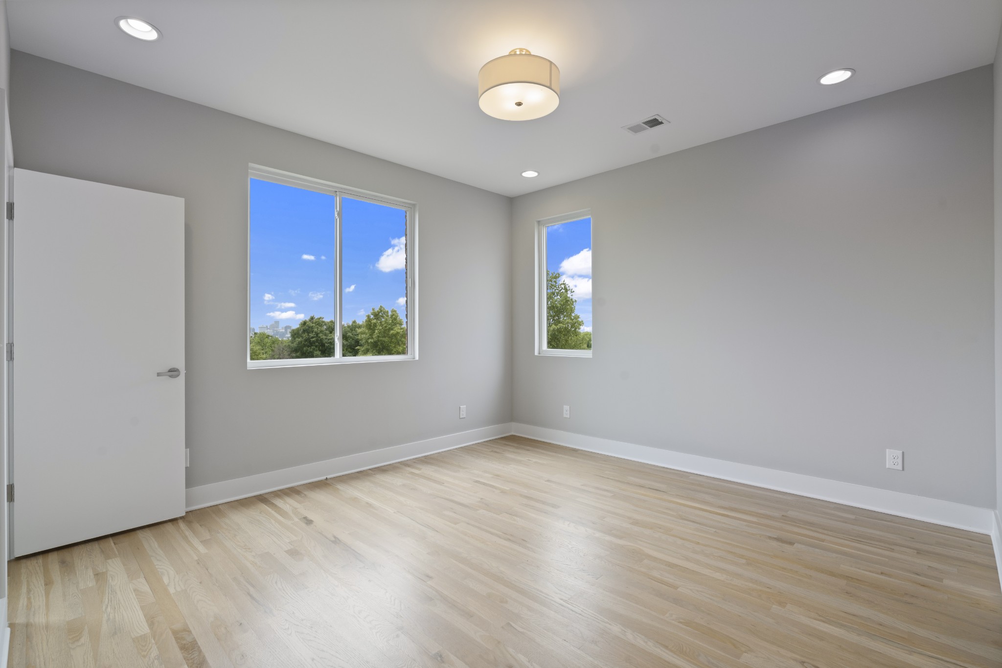 496 W Trinity Ln Unit: 6