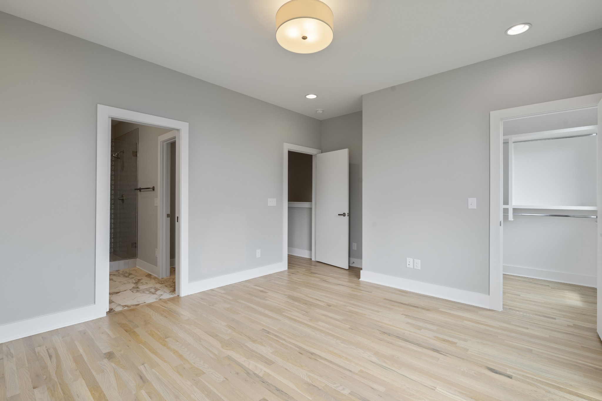 496 W Trinity Ln Unit: 6