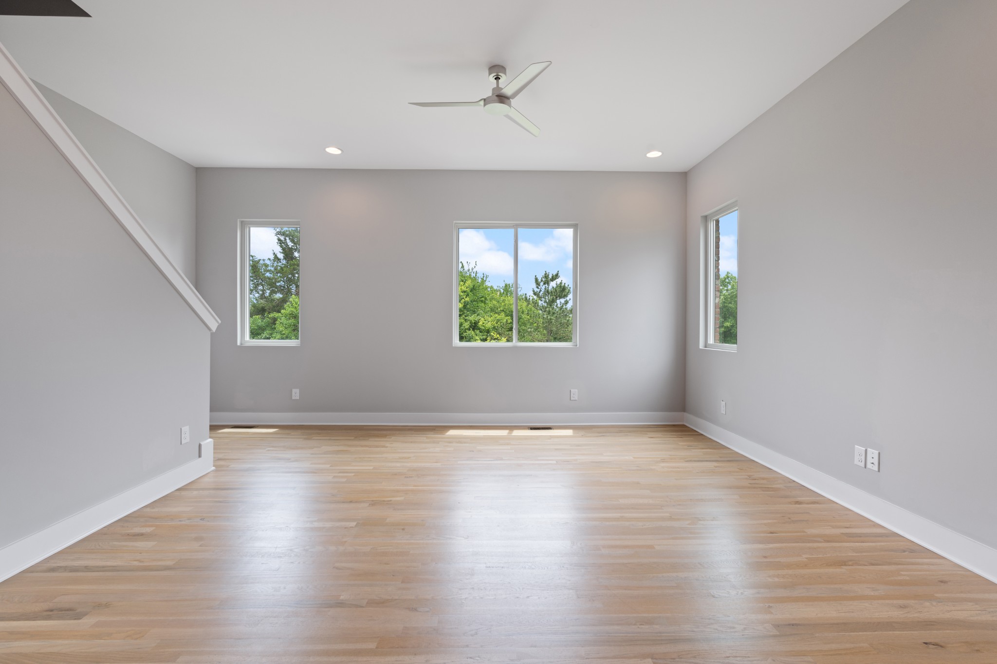 496 W Trinity Ln Unit: 6