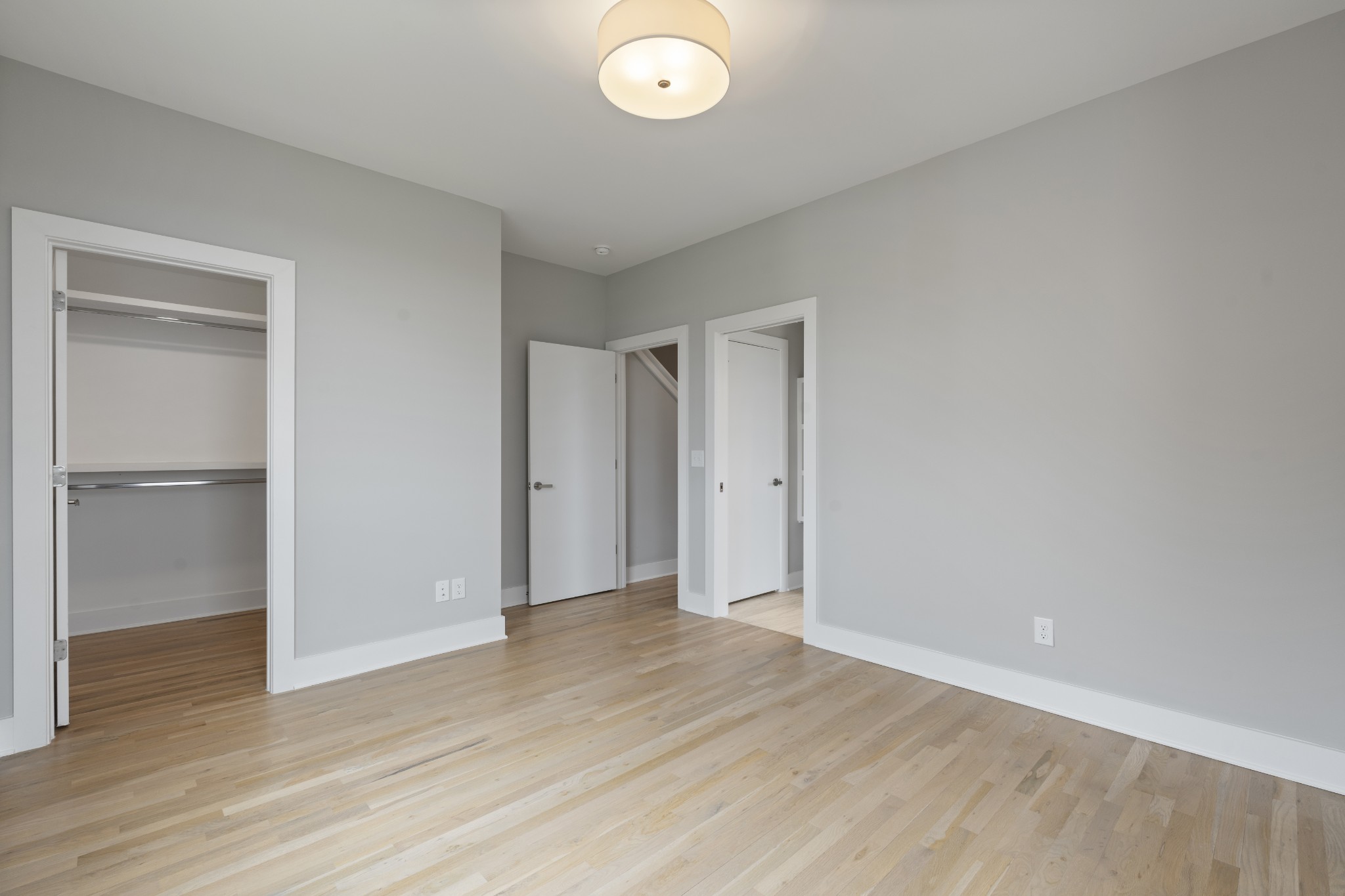 496 W Trinity Ln Unit: 6