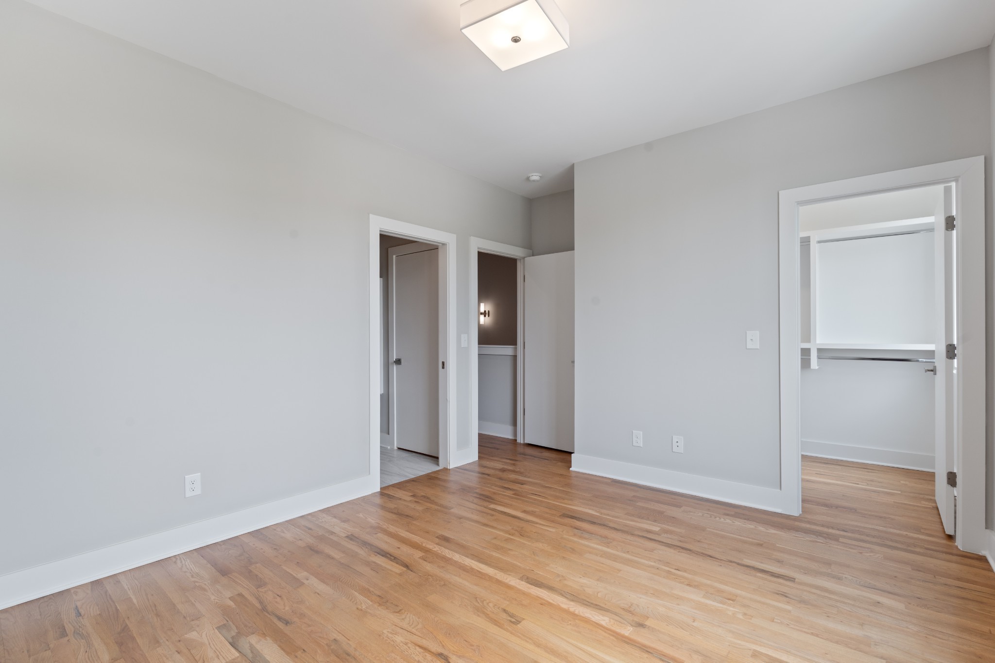 500 W Trinity Ln Unit: 7