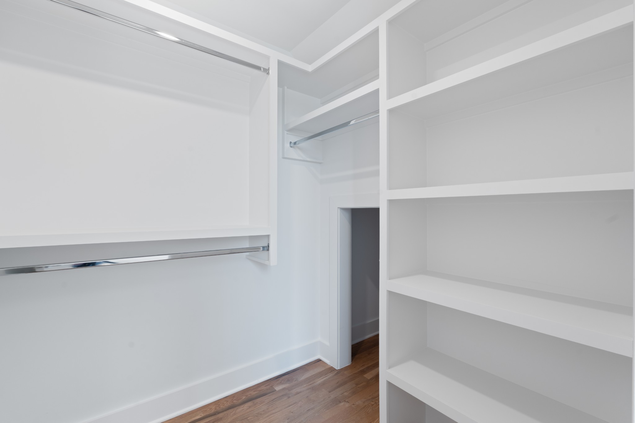 496 W Trinity Ln Unit: 504