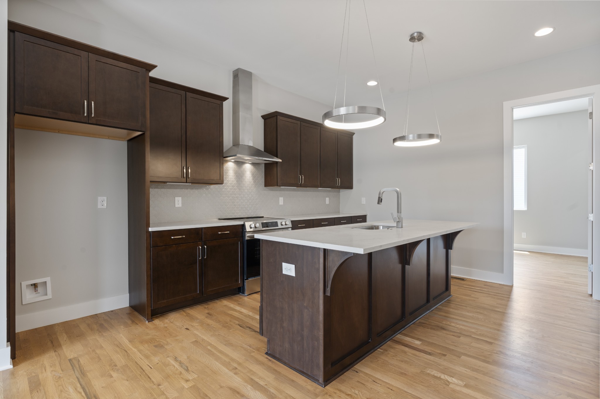 496 W Trinity Ln Unit: 504