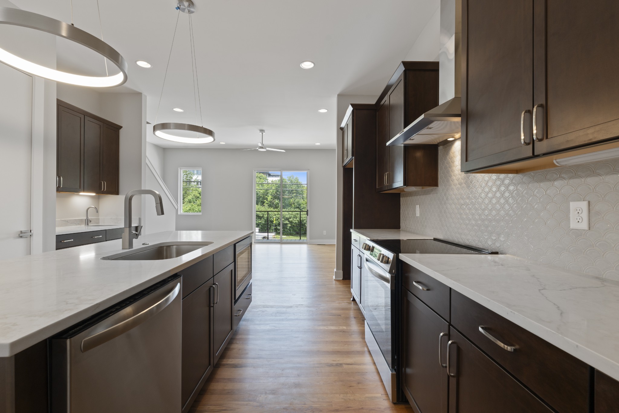 496 W Trinity Ln Unit: 5