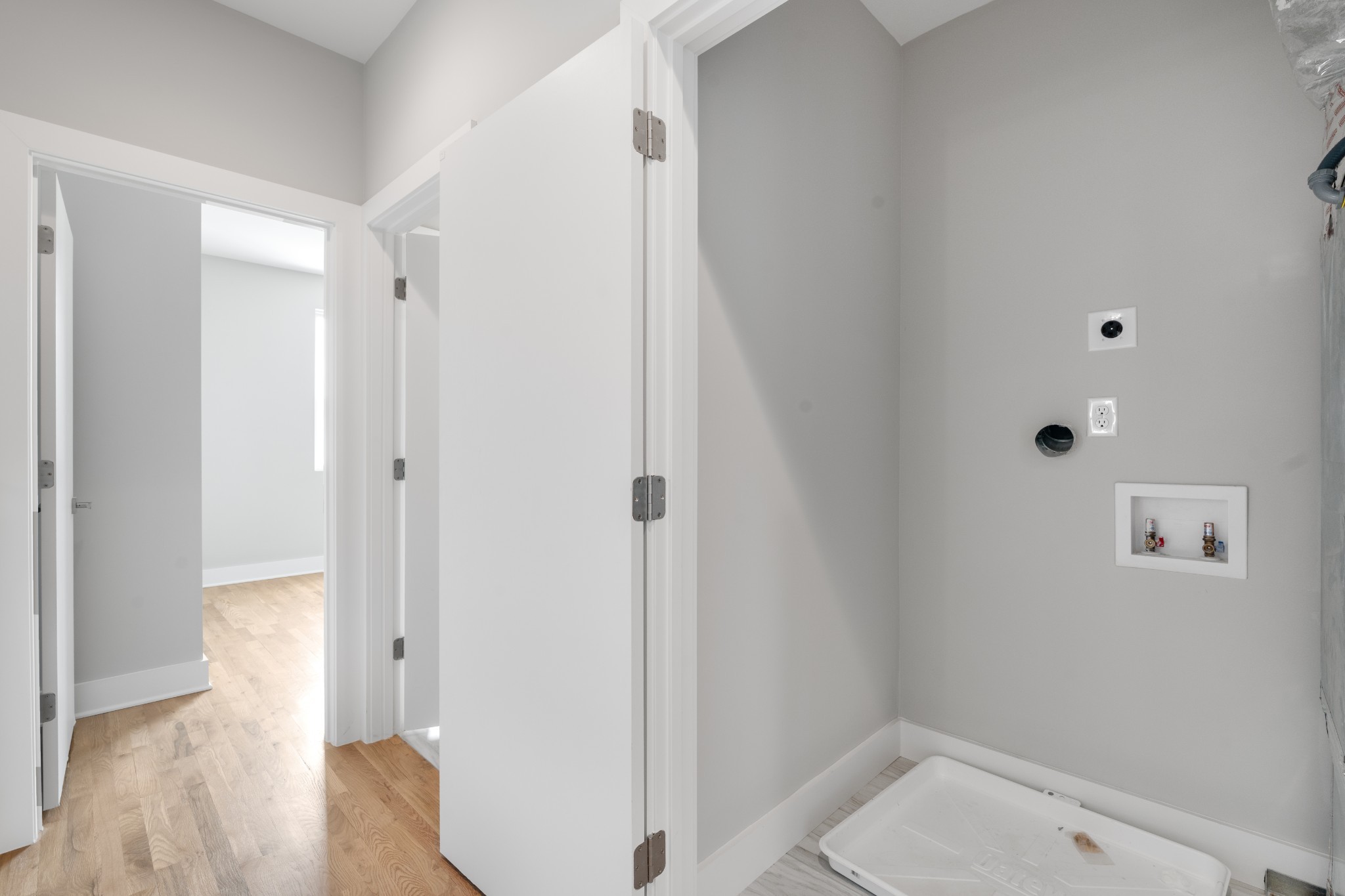 496 W Trinity Ln Unit: 5