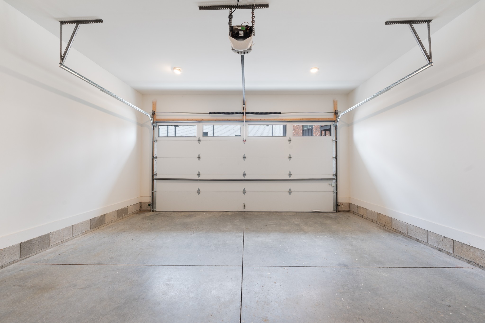 496 W Trinity Ln Unit: 4