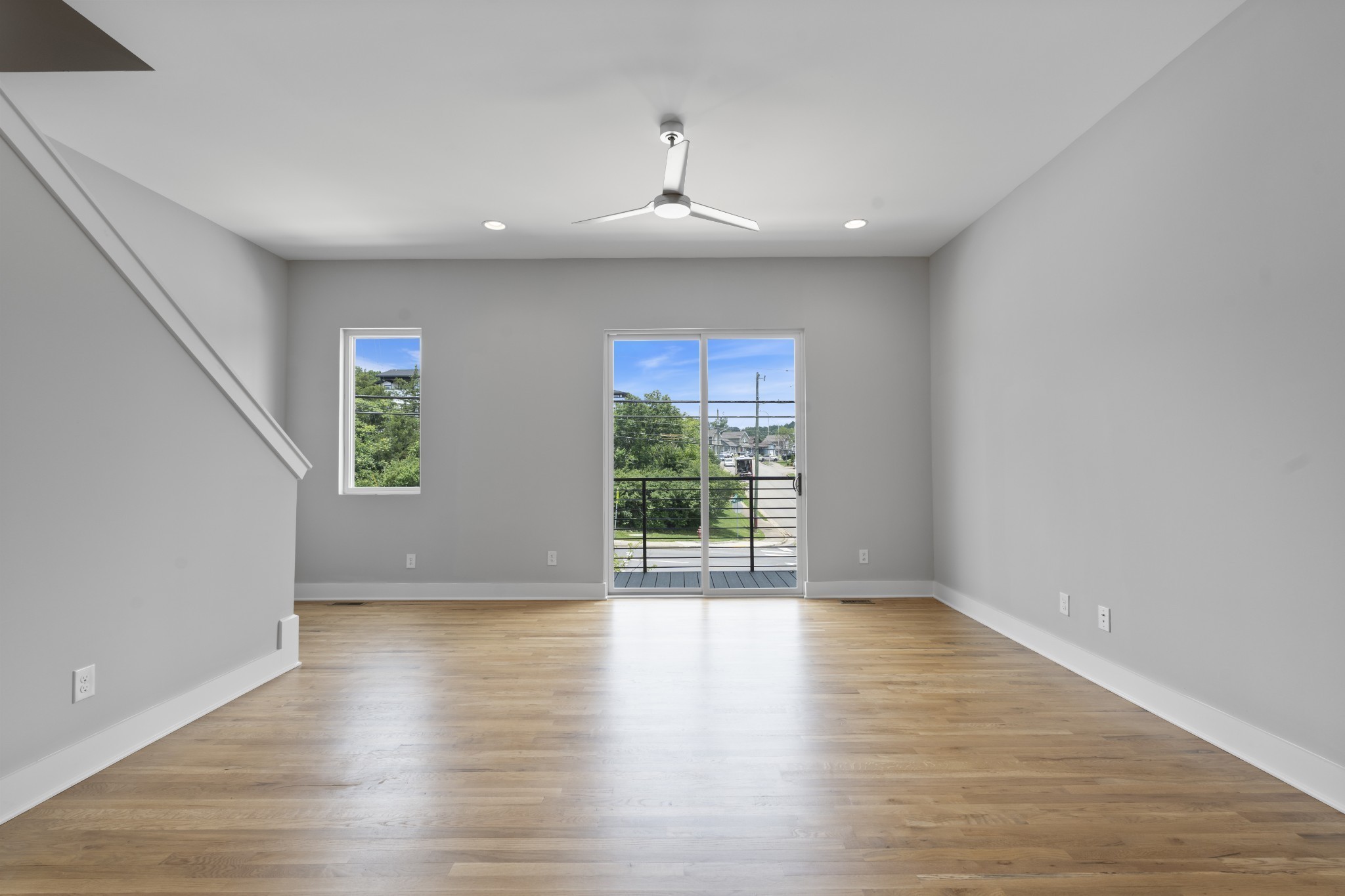 496 W Trinity Ln Unit: 4