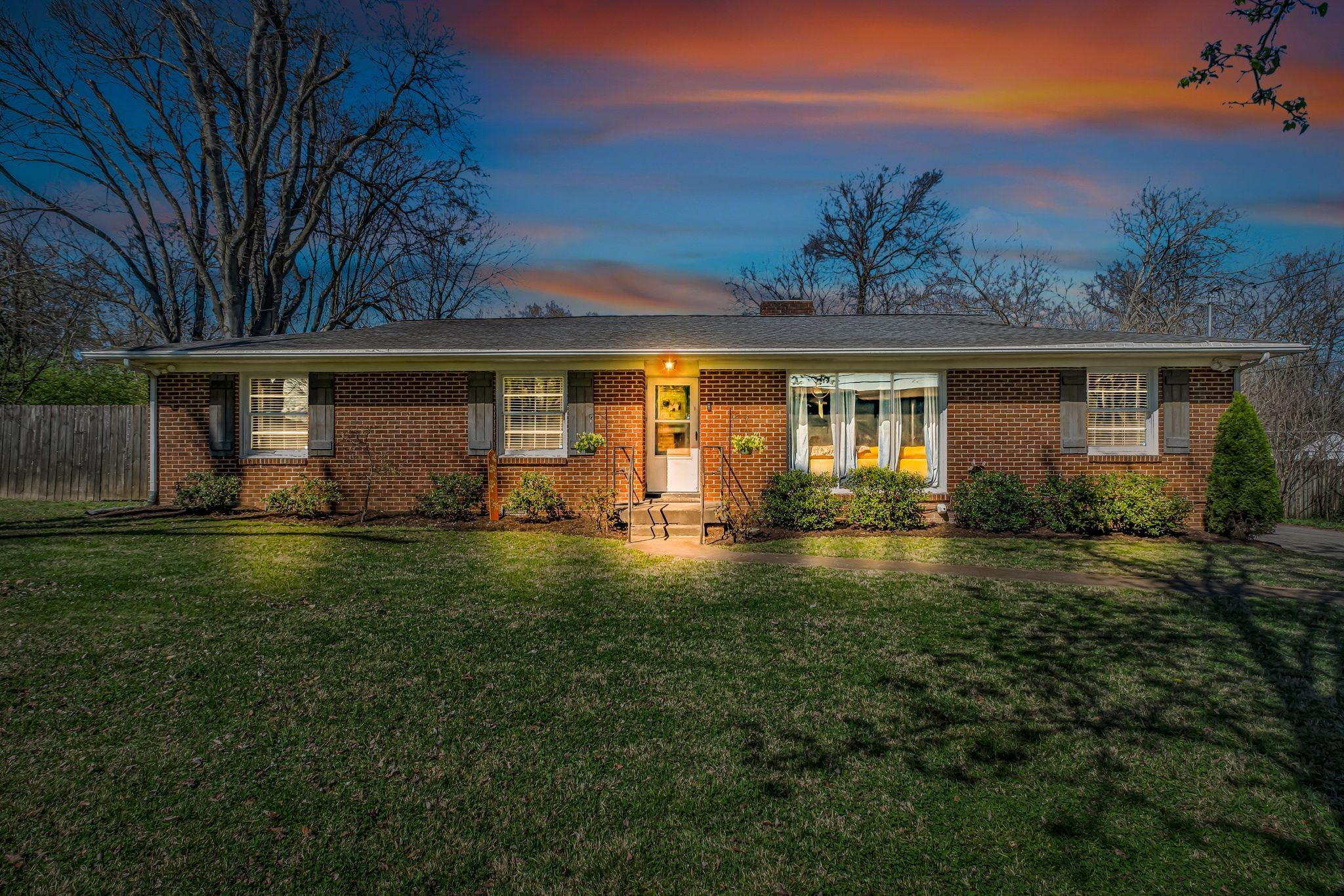 326 Walton Ln