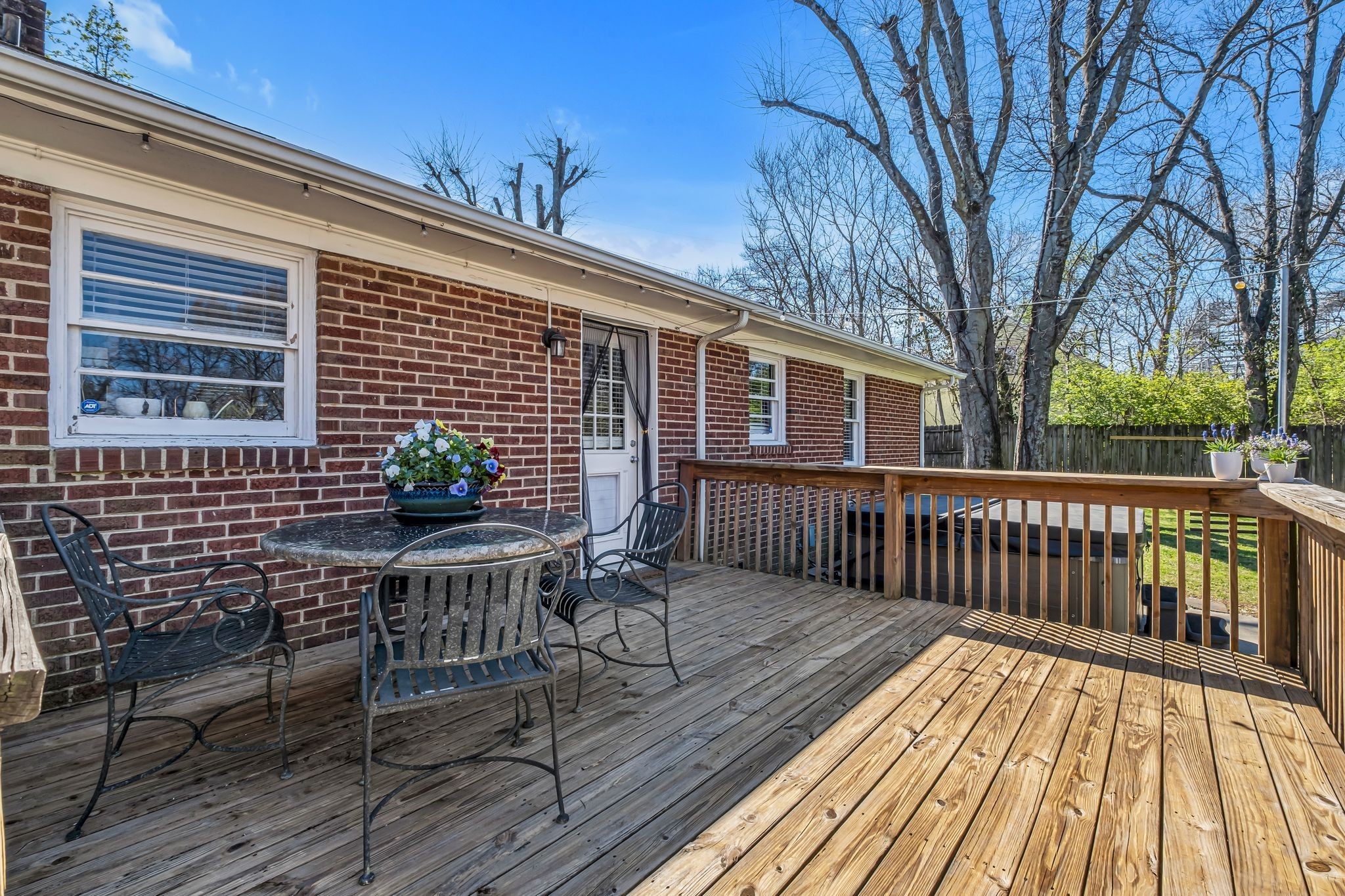 326 Walton Ln