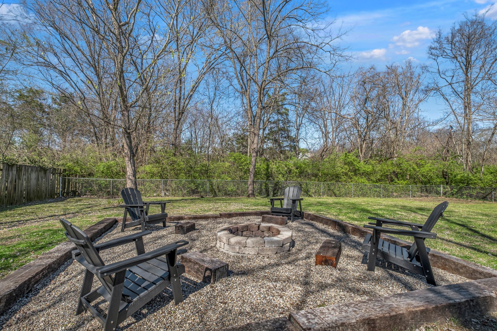 326 Walton Ln