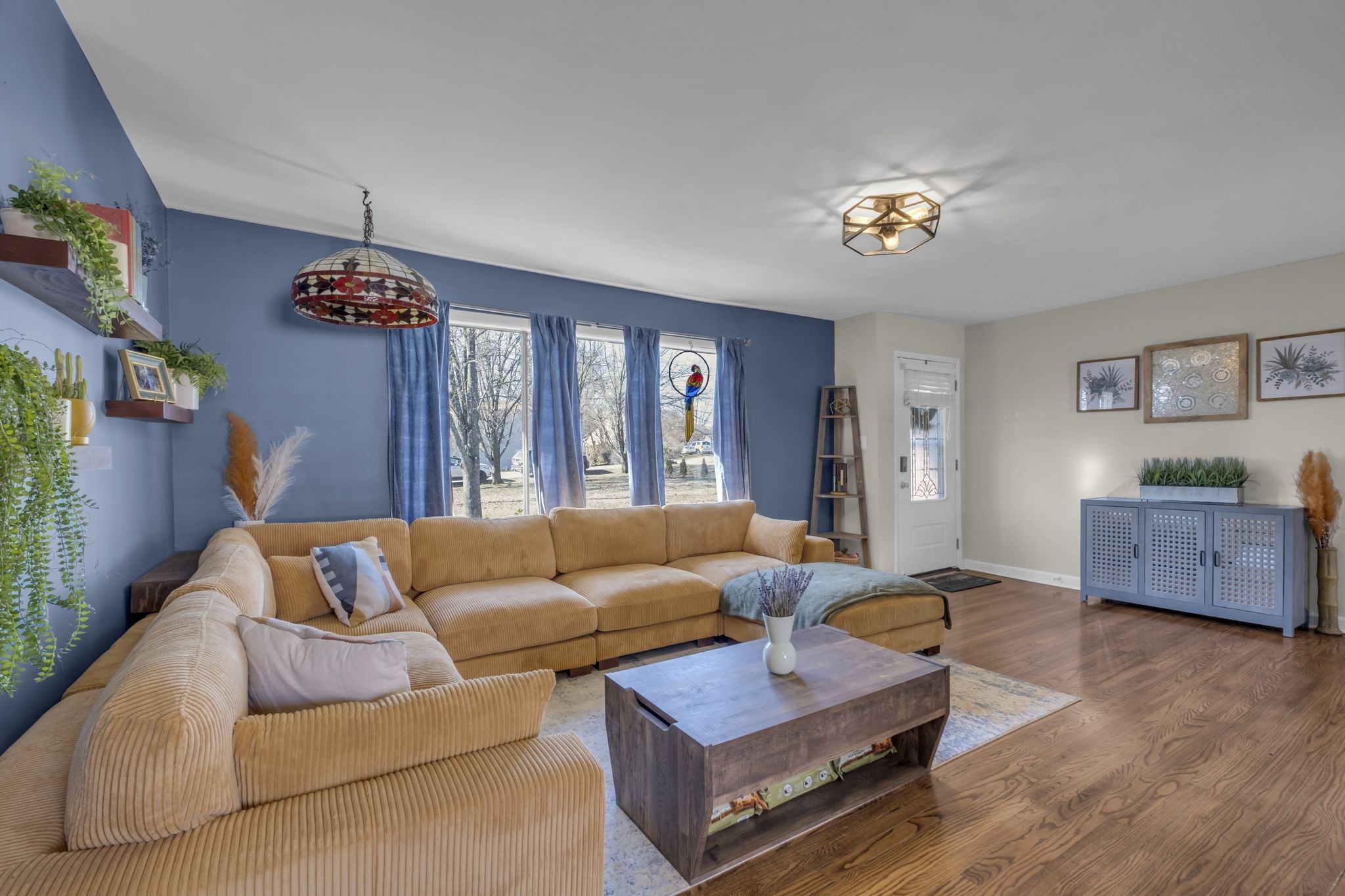 326 Walton Ln