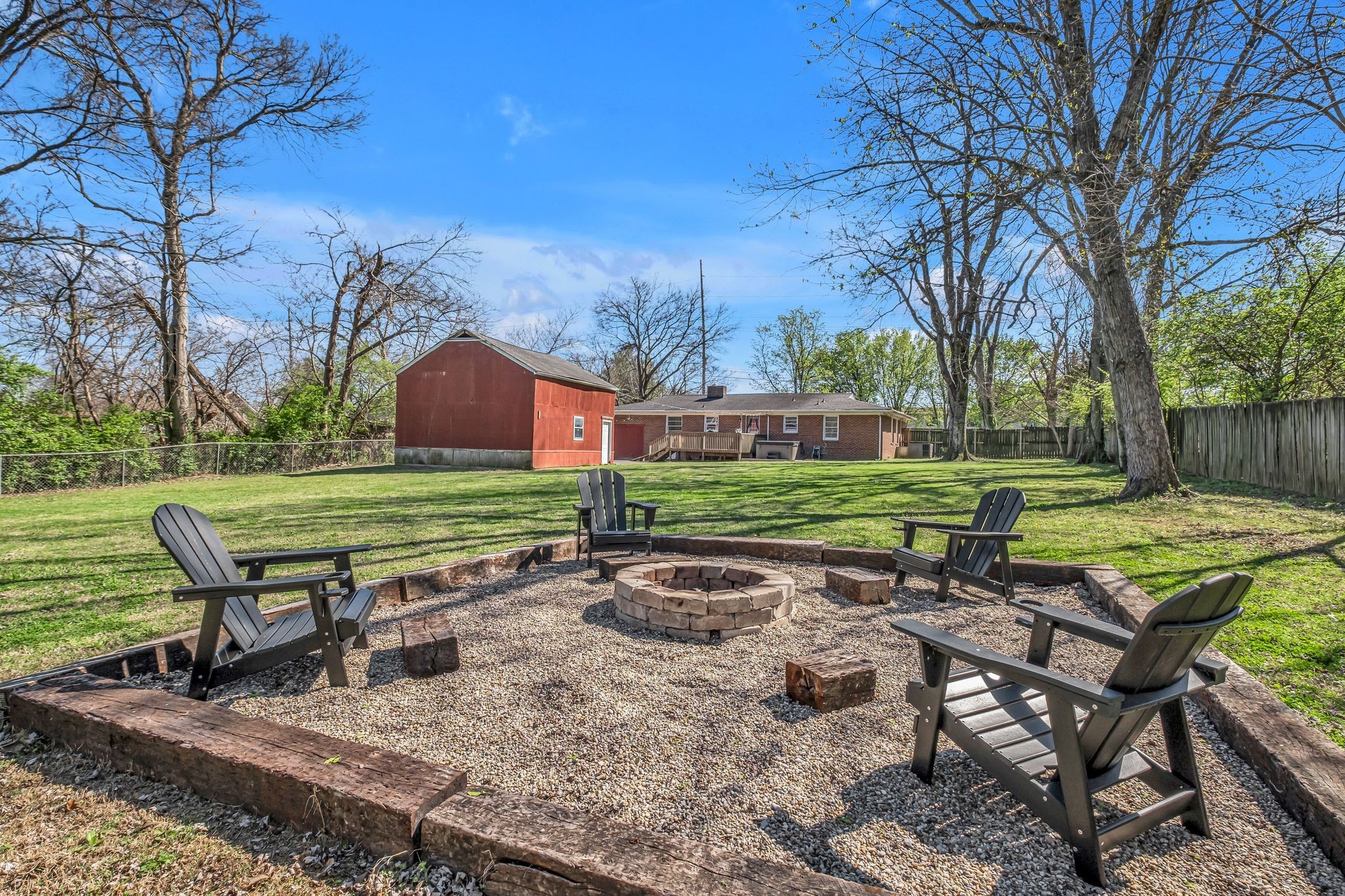 326 Walton Ln