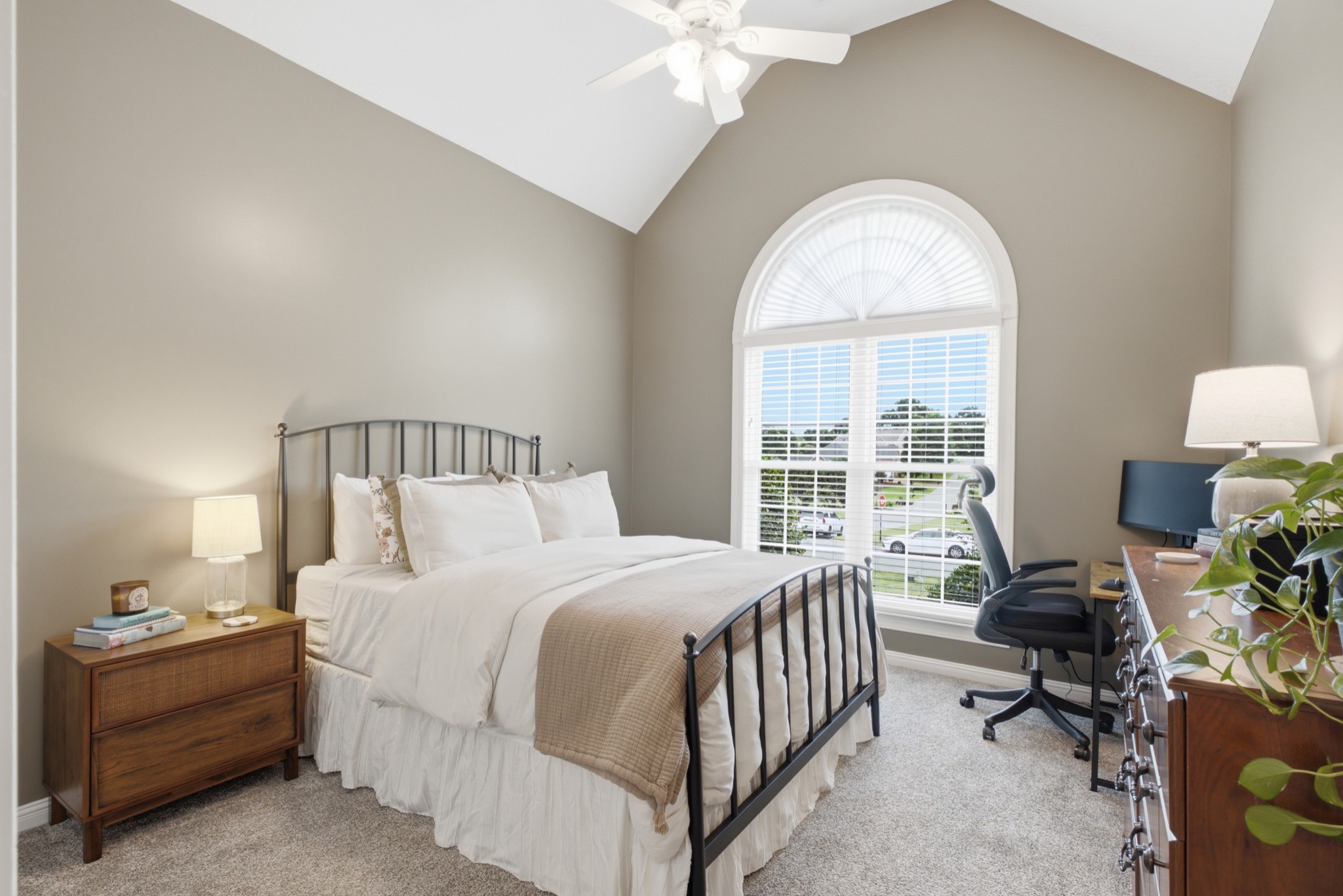 125 N Maple Ridge Ln