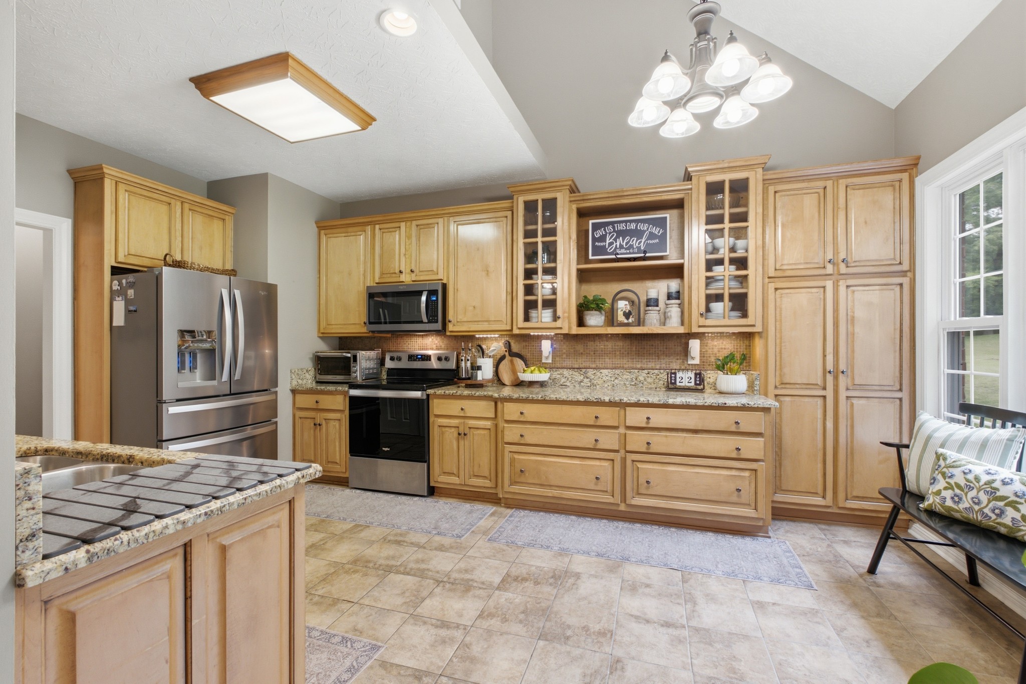 125 N Maple Ridge Ln