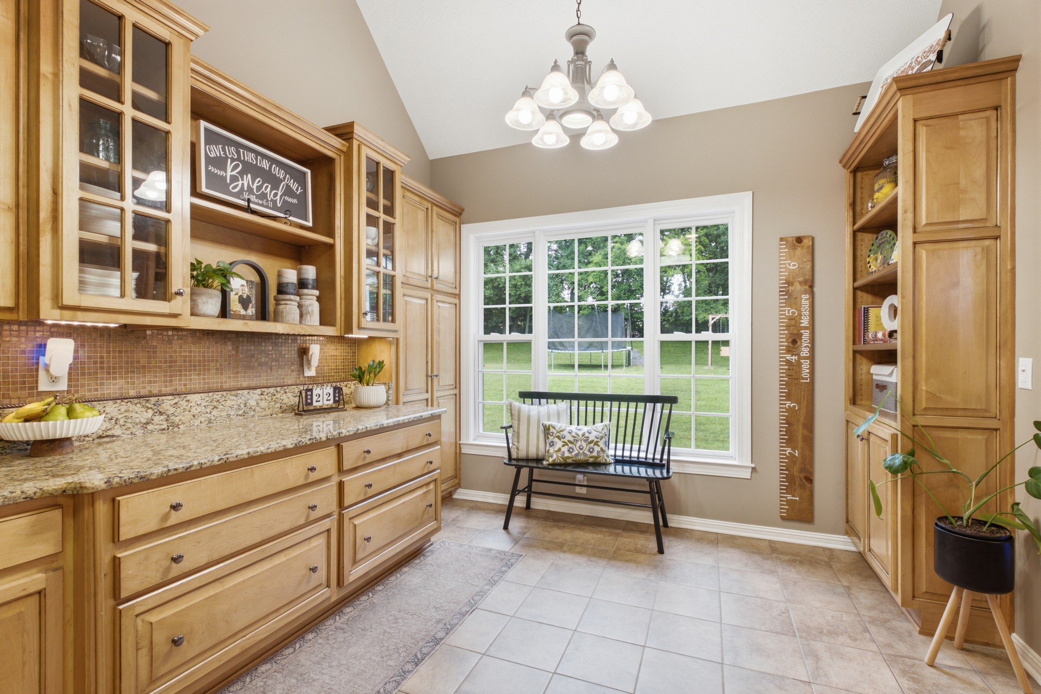 125 N Maple Ridge Ln