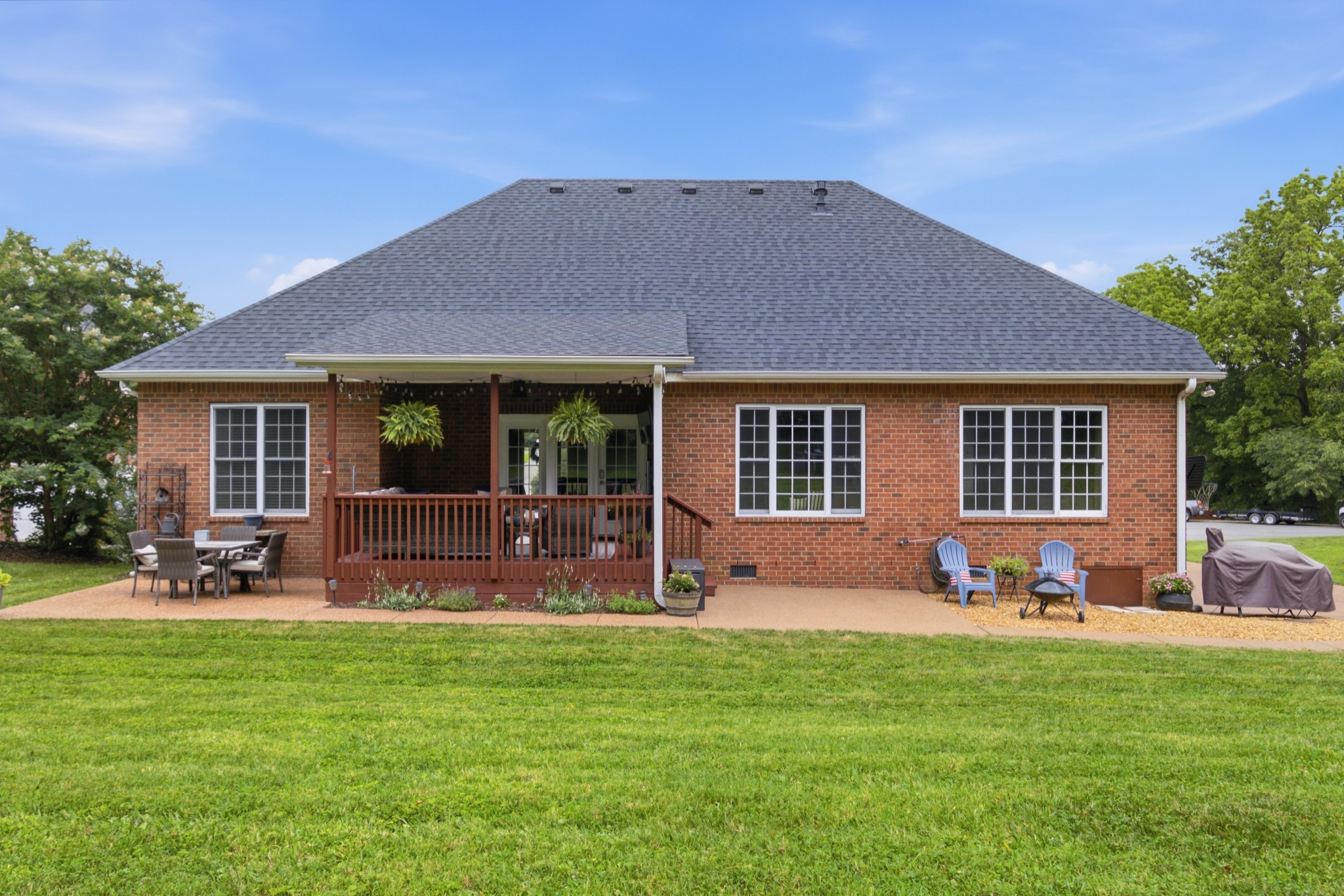 125 N Maple Ridge Ln