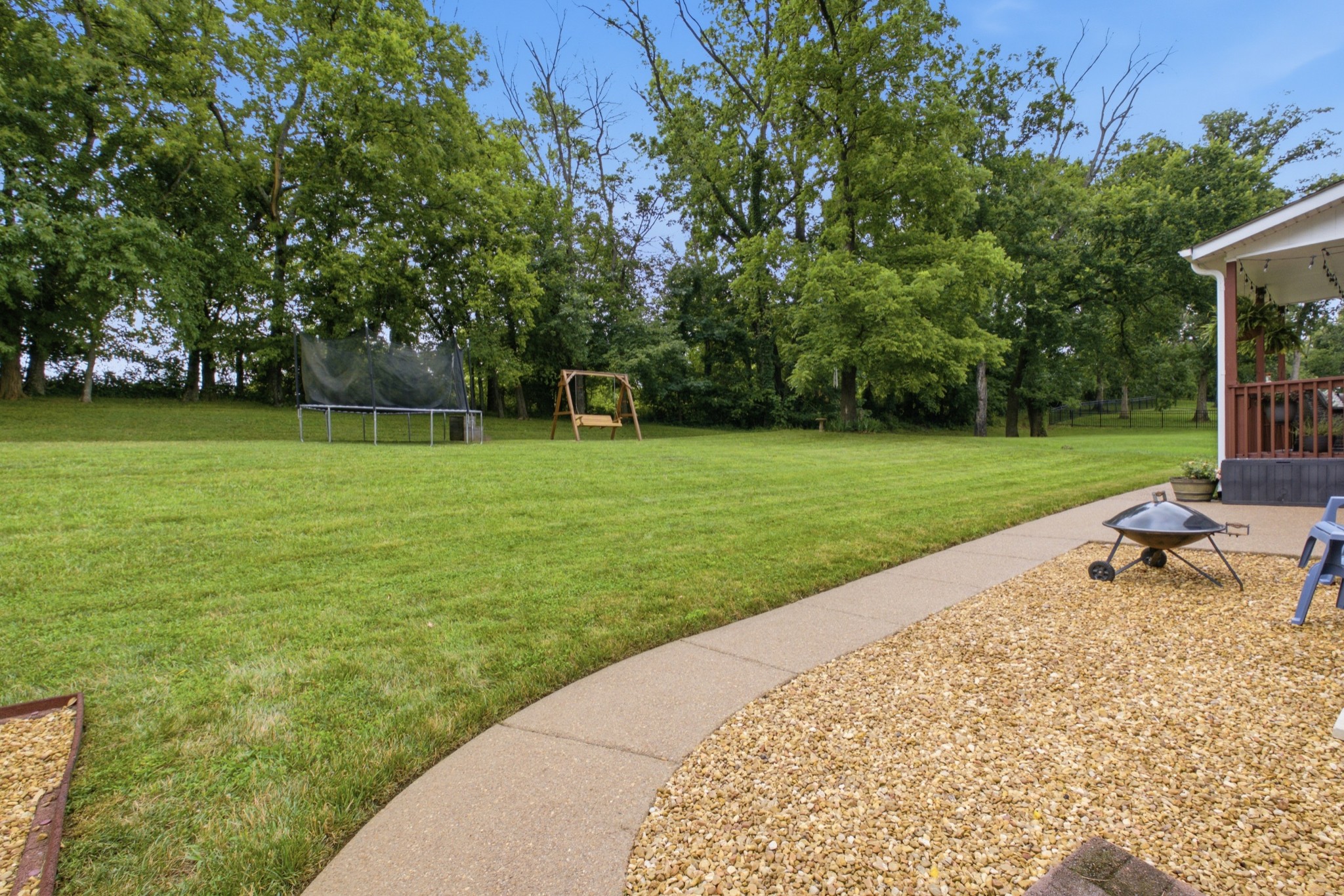 125 N Maple Ridge Ln