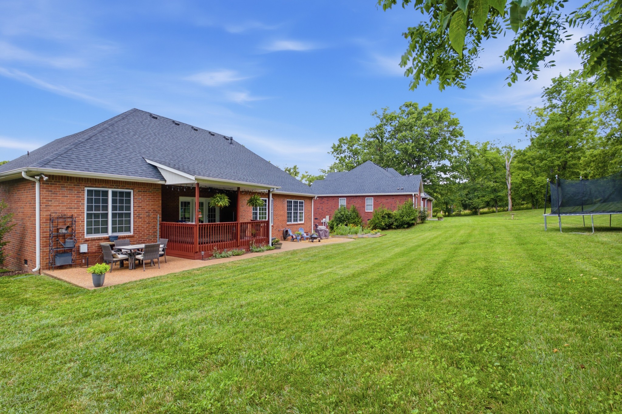 125 N Maple Ridge Ln