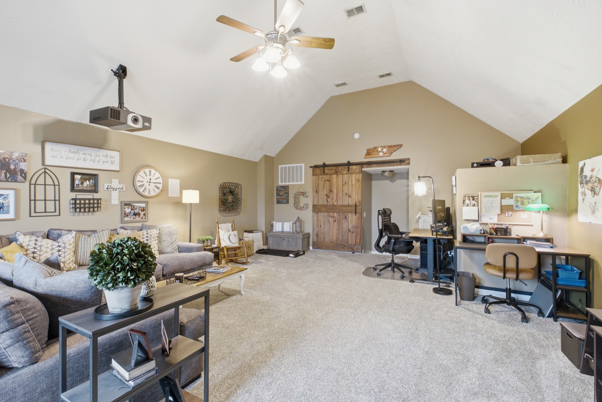 125 N Maple Ridge Ln
